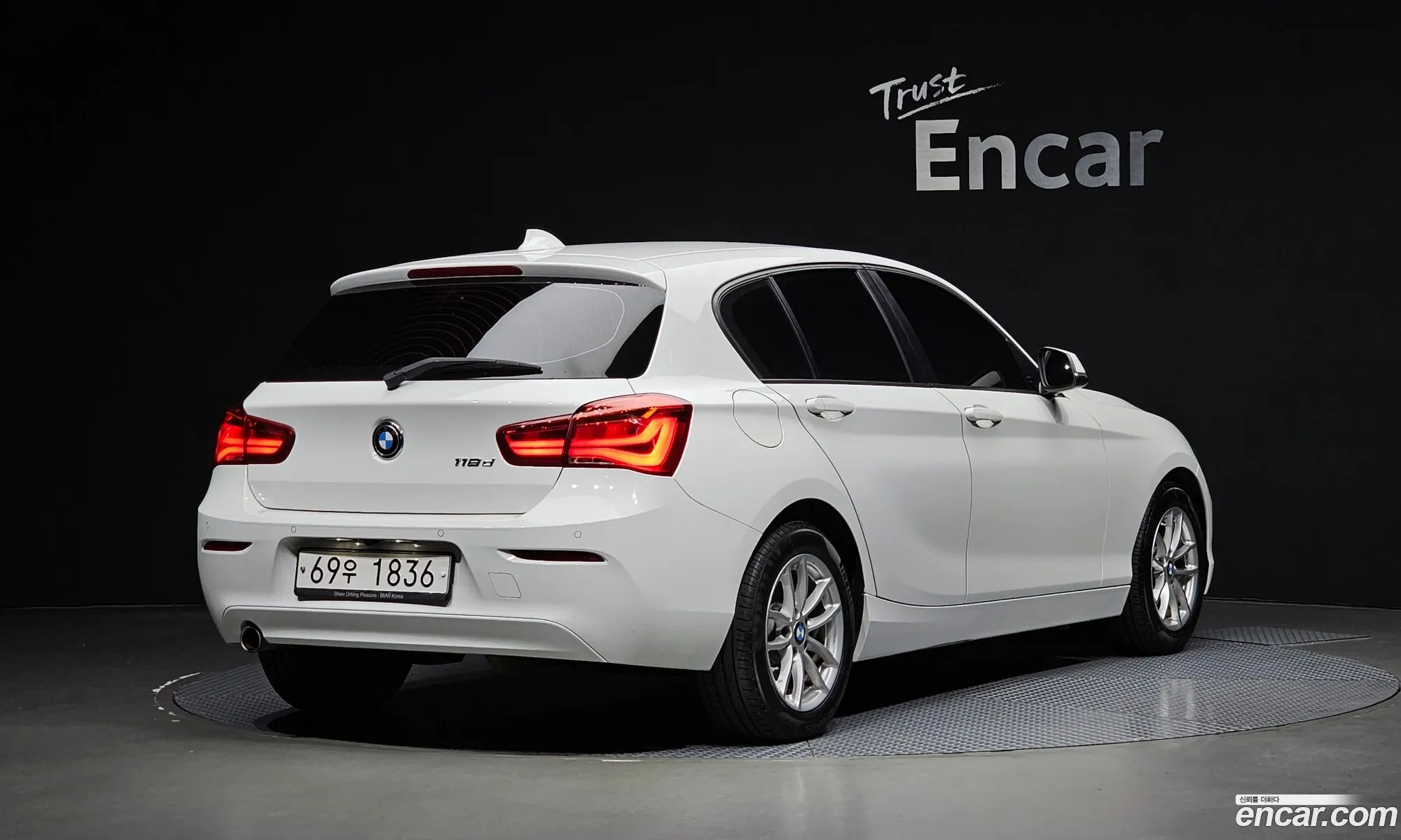 BMW 1 Series F20 118D Joy 5-Door - фотография 1085079
