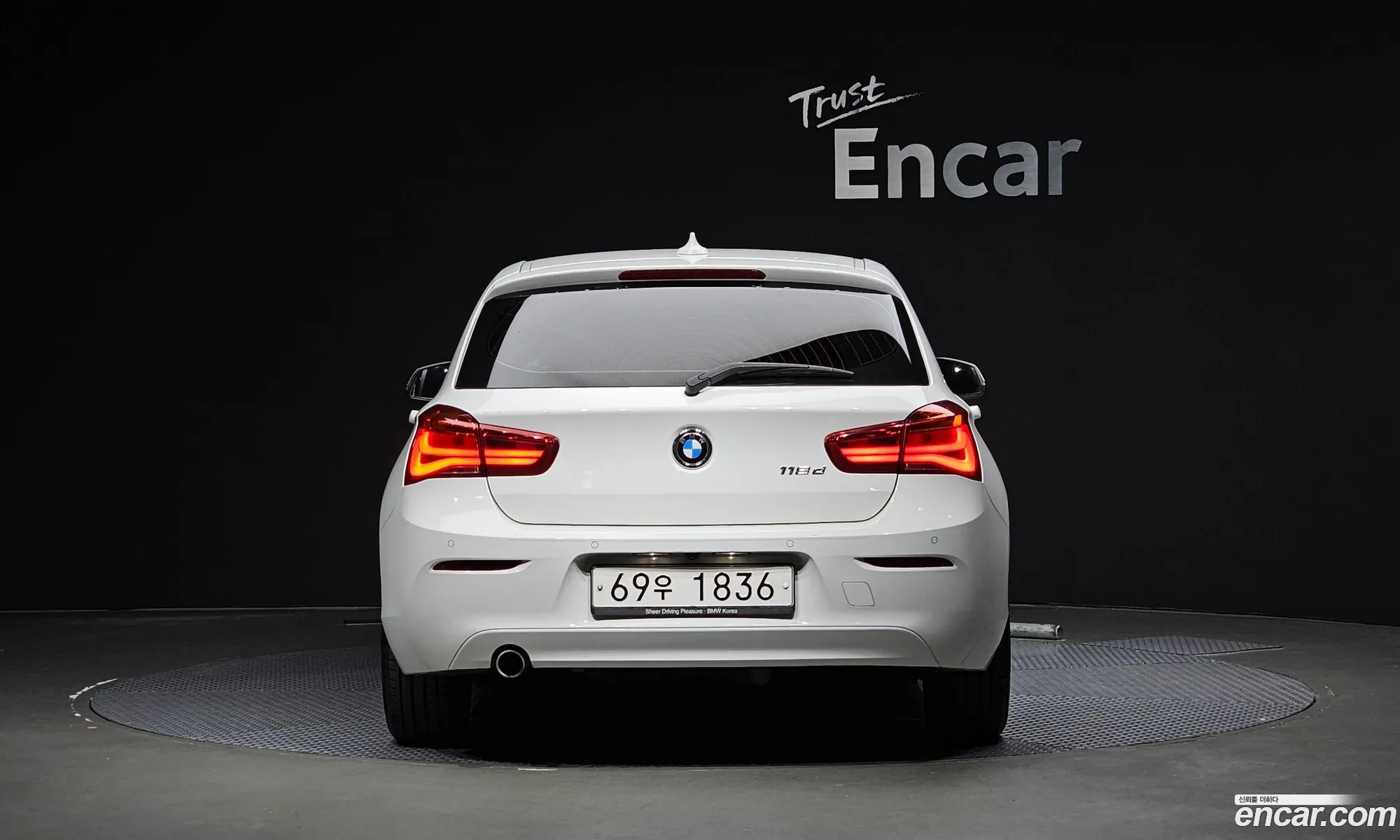 BMW 1 Series F20 118D Joy 5-Door - фотография 1085081