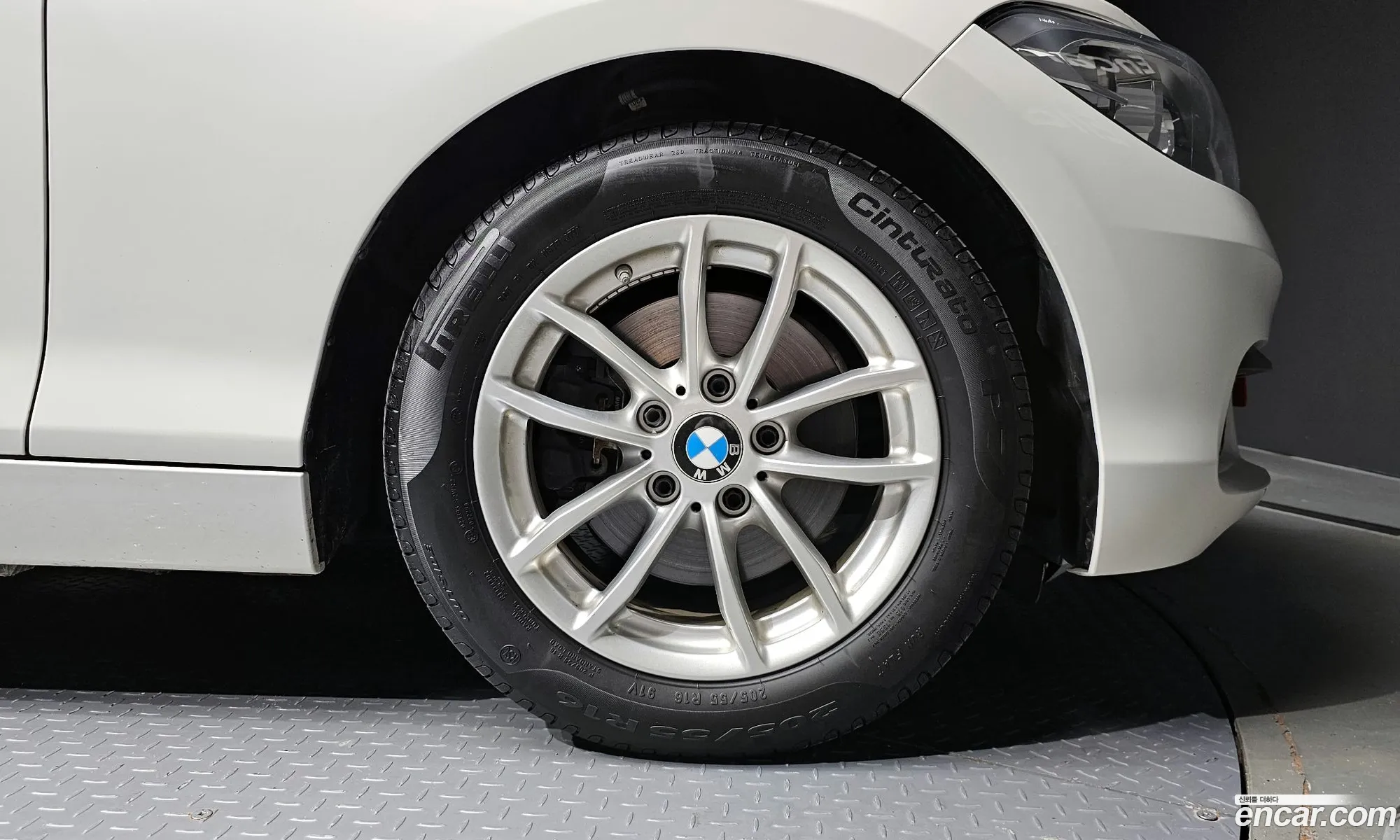 BMW 1 Series F20 118D Joy 5-Door - фотография 1085082