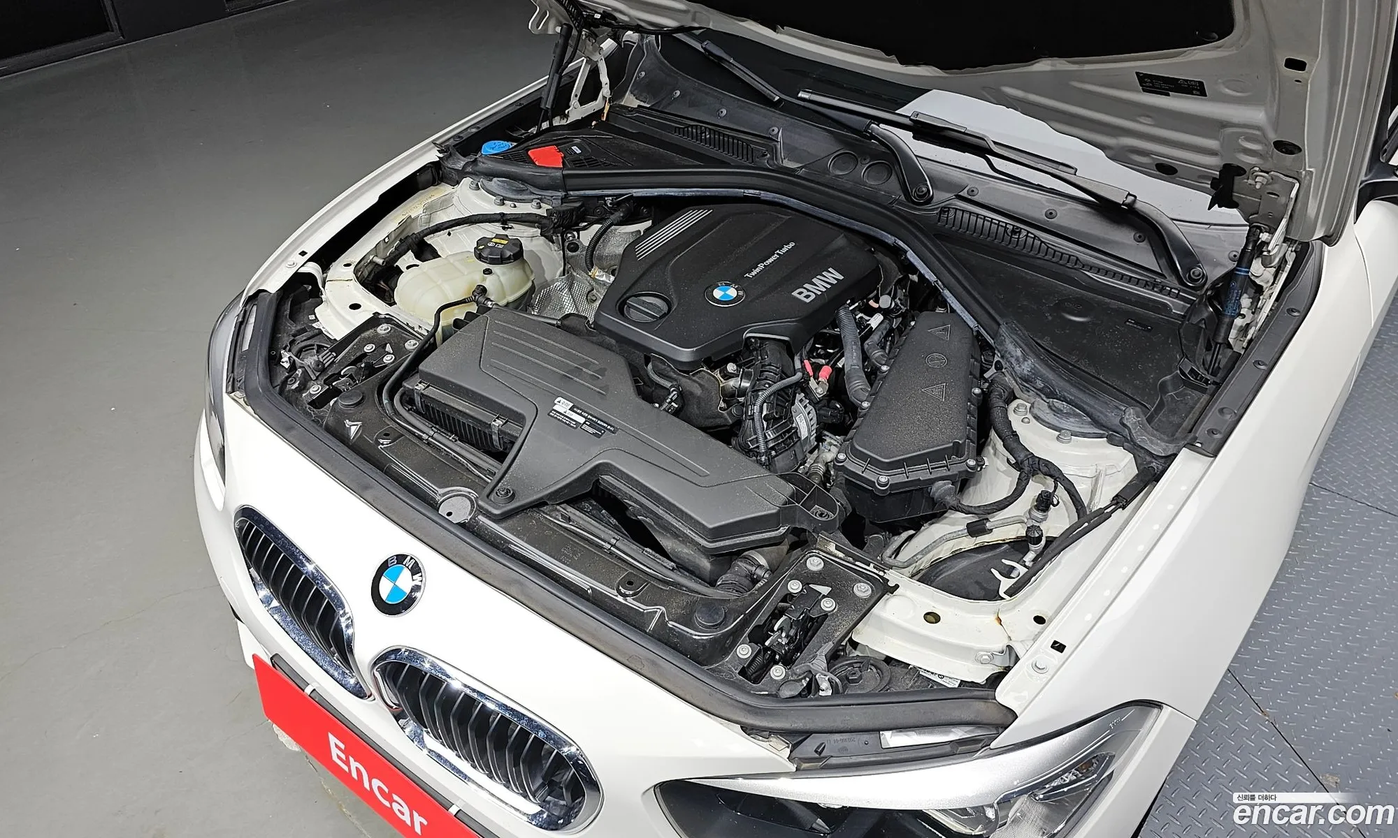 BMW 1 Series F20 118D Joy 5-Door - фотография 1085083