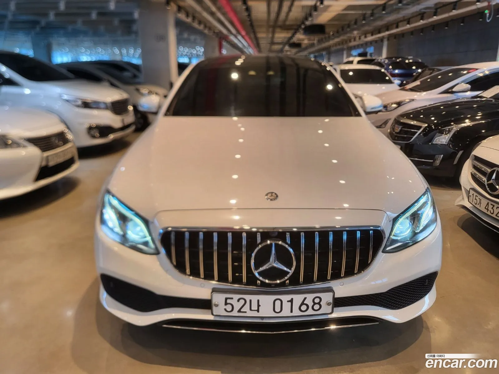 Mercedes E-Class W213 E300 4Matic Avant Garde - фотография 13959366
