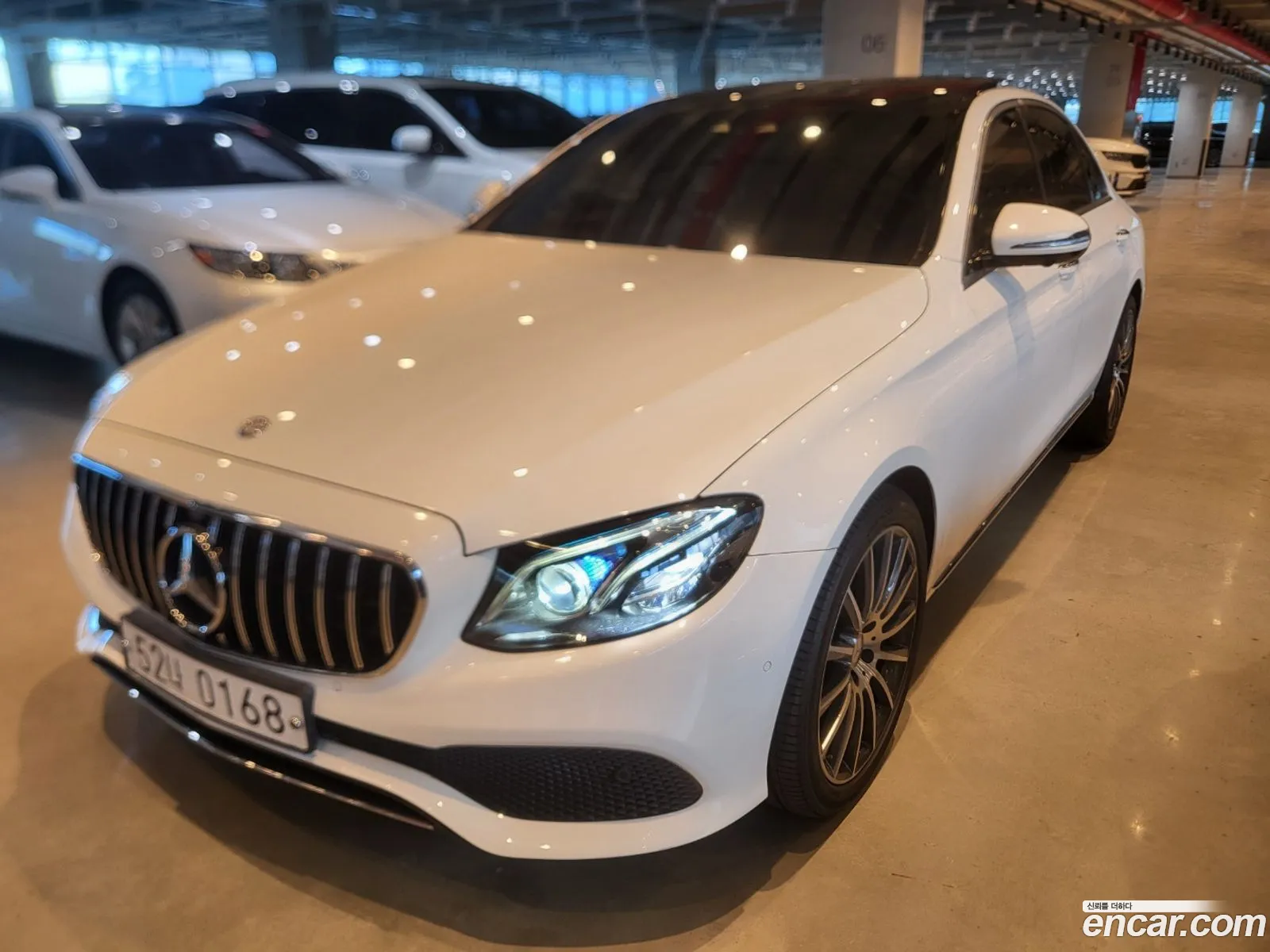 Mercedes E-Class W213 E300 4Matic Avant Garde - фотография 13959367