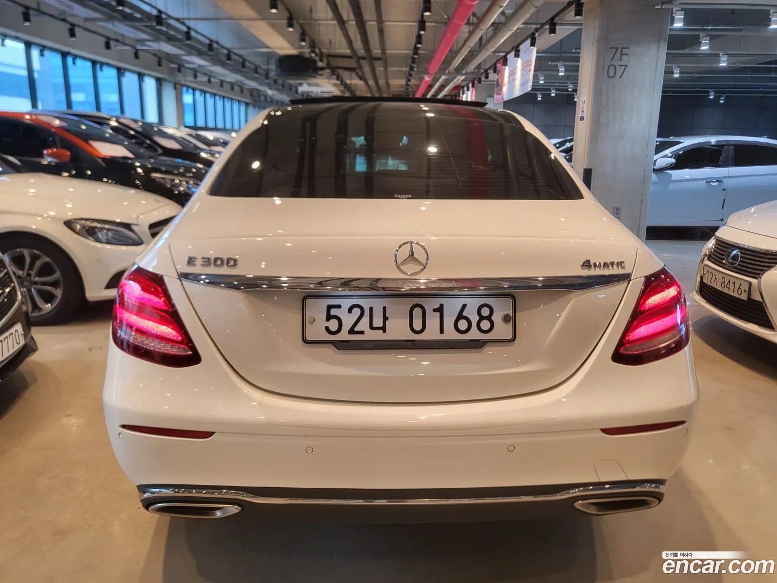 Mercedes E-Class W213 E300 4Matic Avant Garde - фотография 13959369
