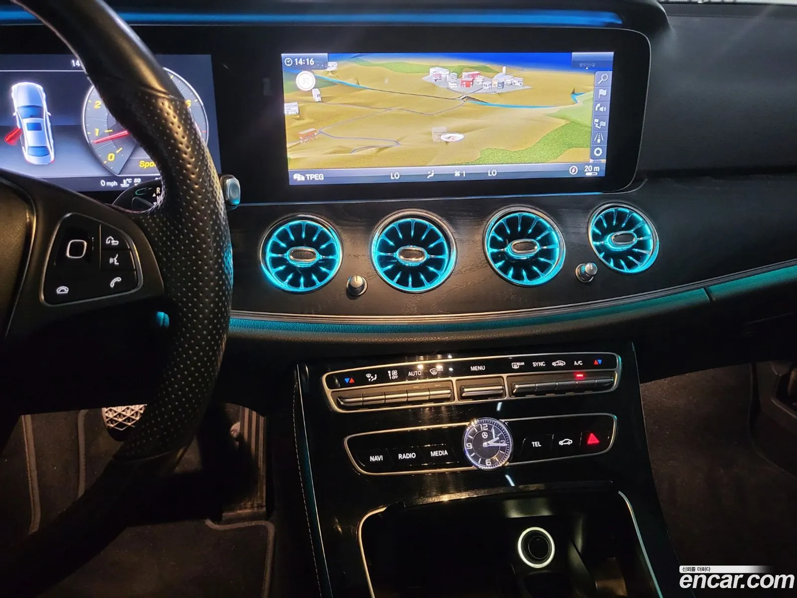 Mercedes E-Class W213 E300 4Matic Avant Garde - фотография 13959371