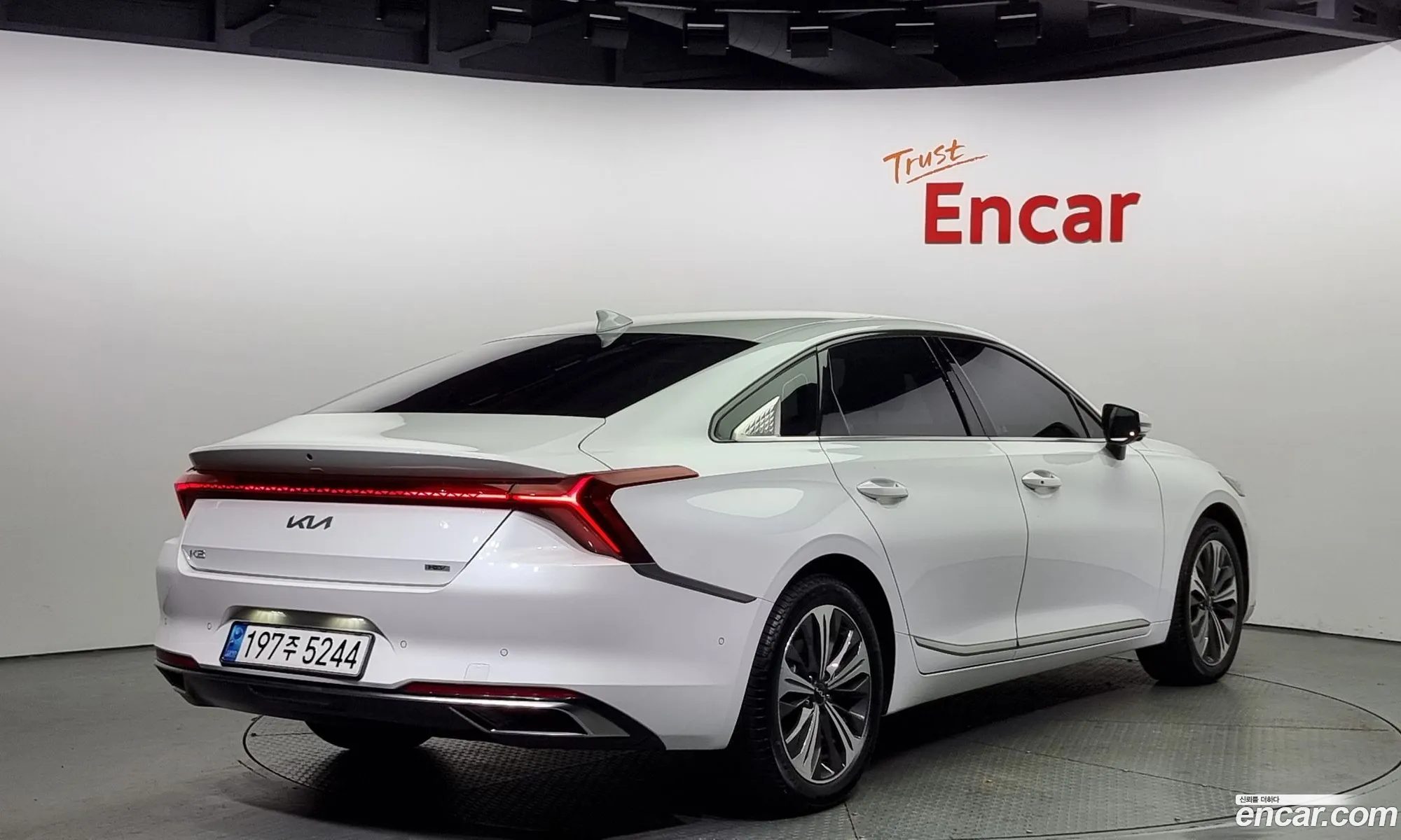 Kia K8 Hybrid Signature - фотография 13922266