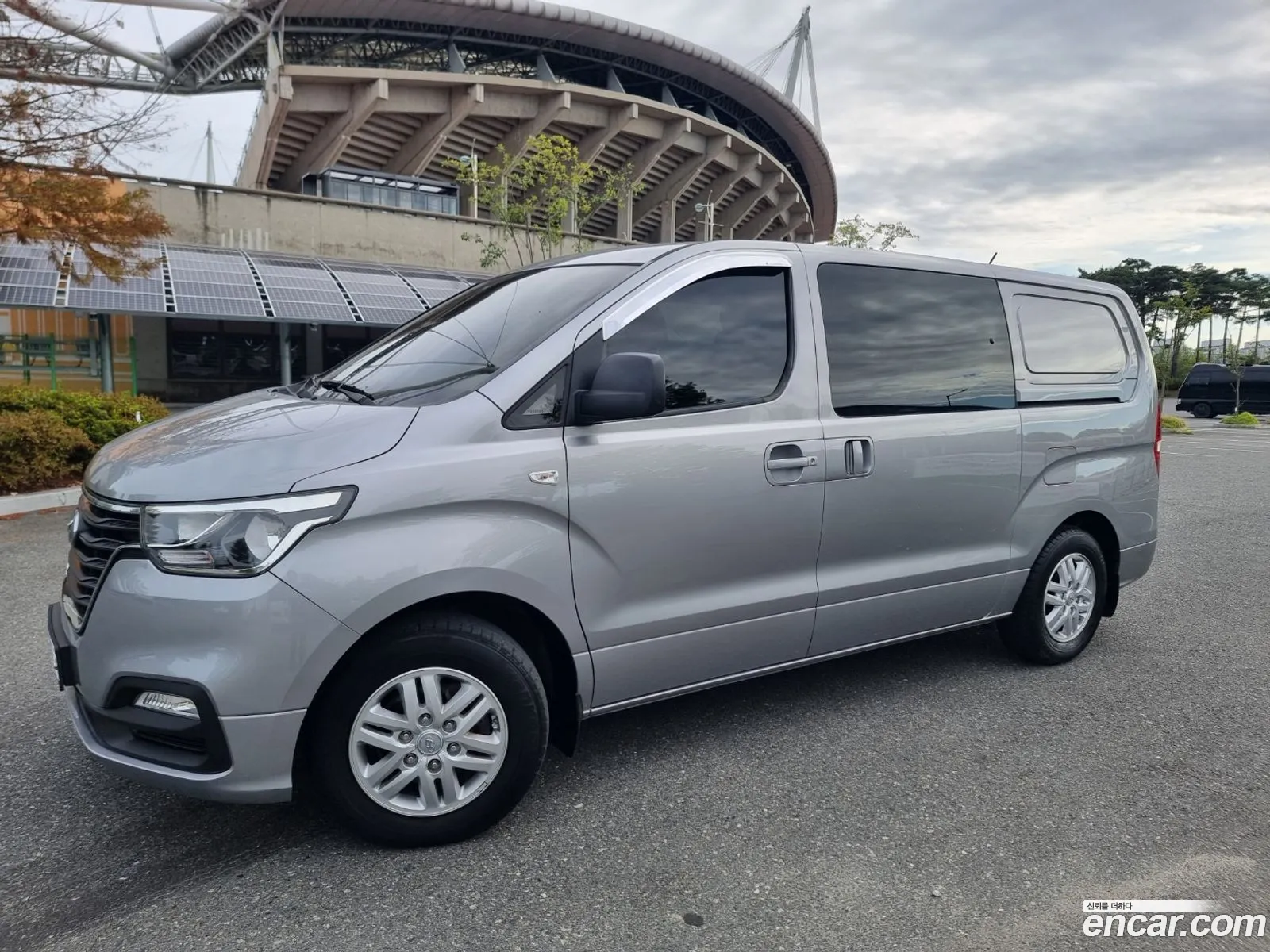 Hyundai The New Grand Starex Van 5-Seater Smart - фотография 13959379