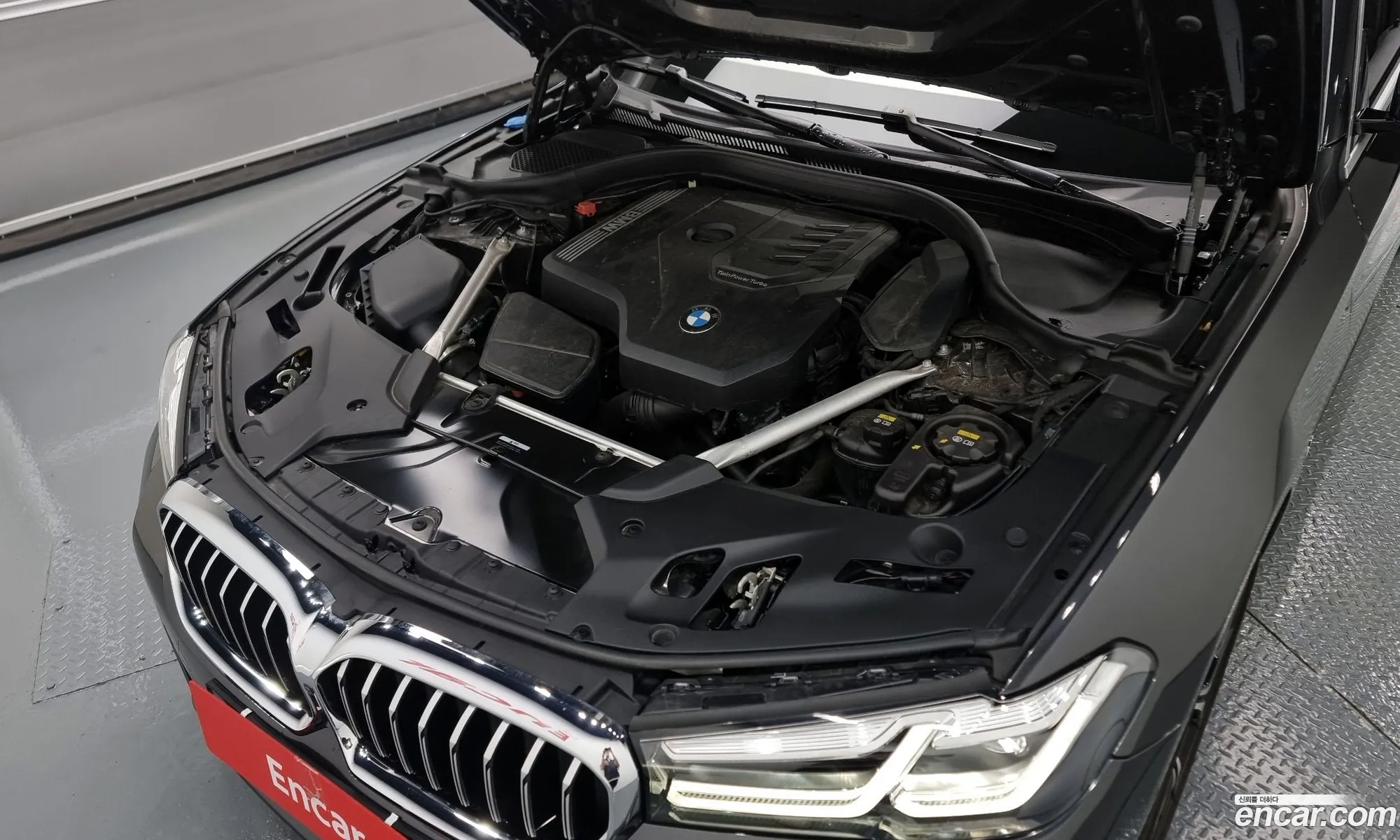 BMW 5 Series G30 530I xDrive M Sports - фотография 1085042