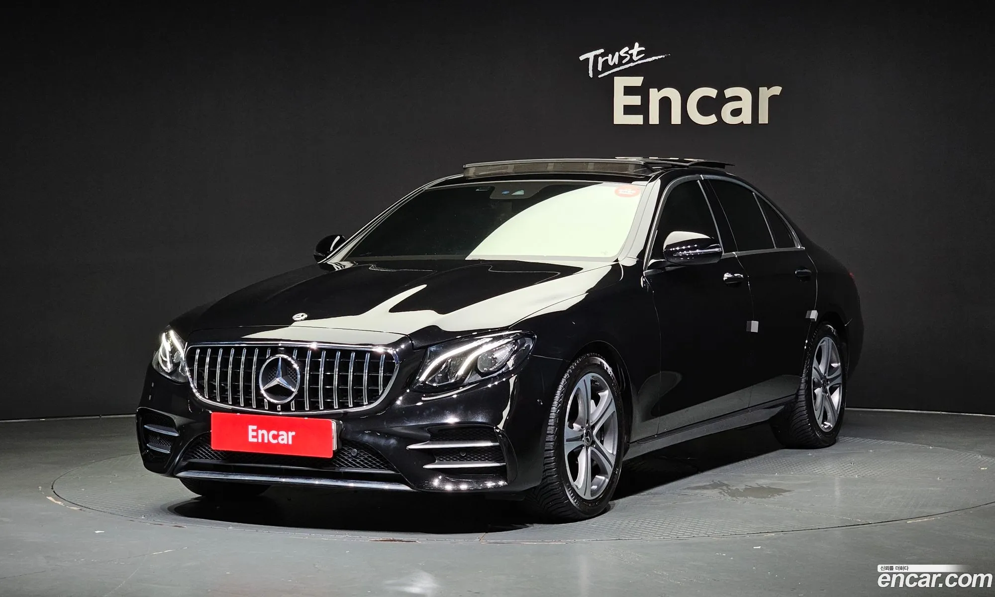Mercedes E-Class W213 E300 Avantgarde - фотография 13922211