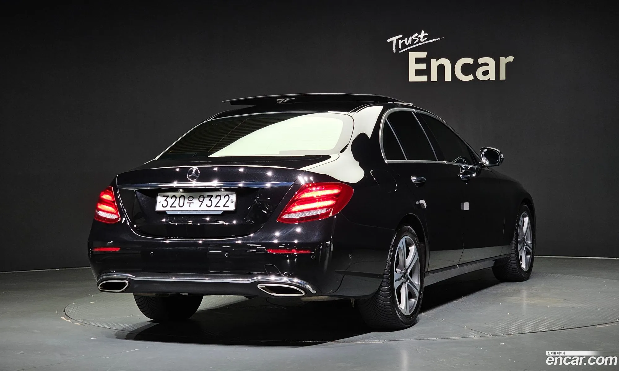 Mercedes E-Class W213 E300 Avantgarde - фотография 13922212