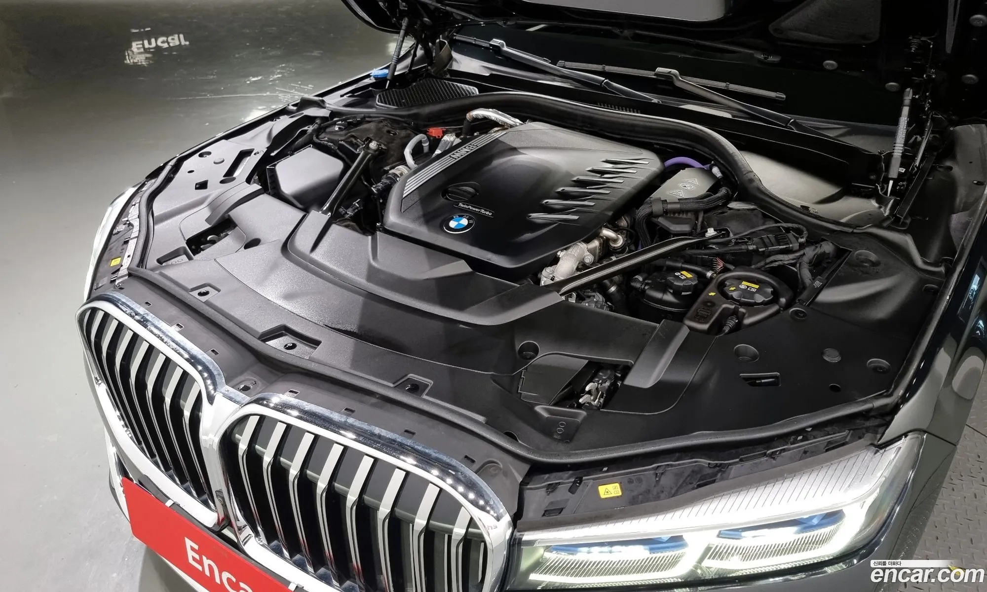 BMW 7 Series G11 740D xDrive Design Pure Excellence - фотография 13481192