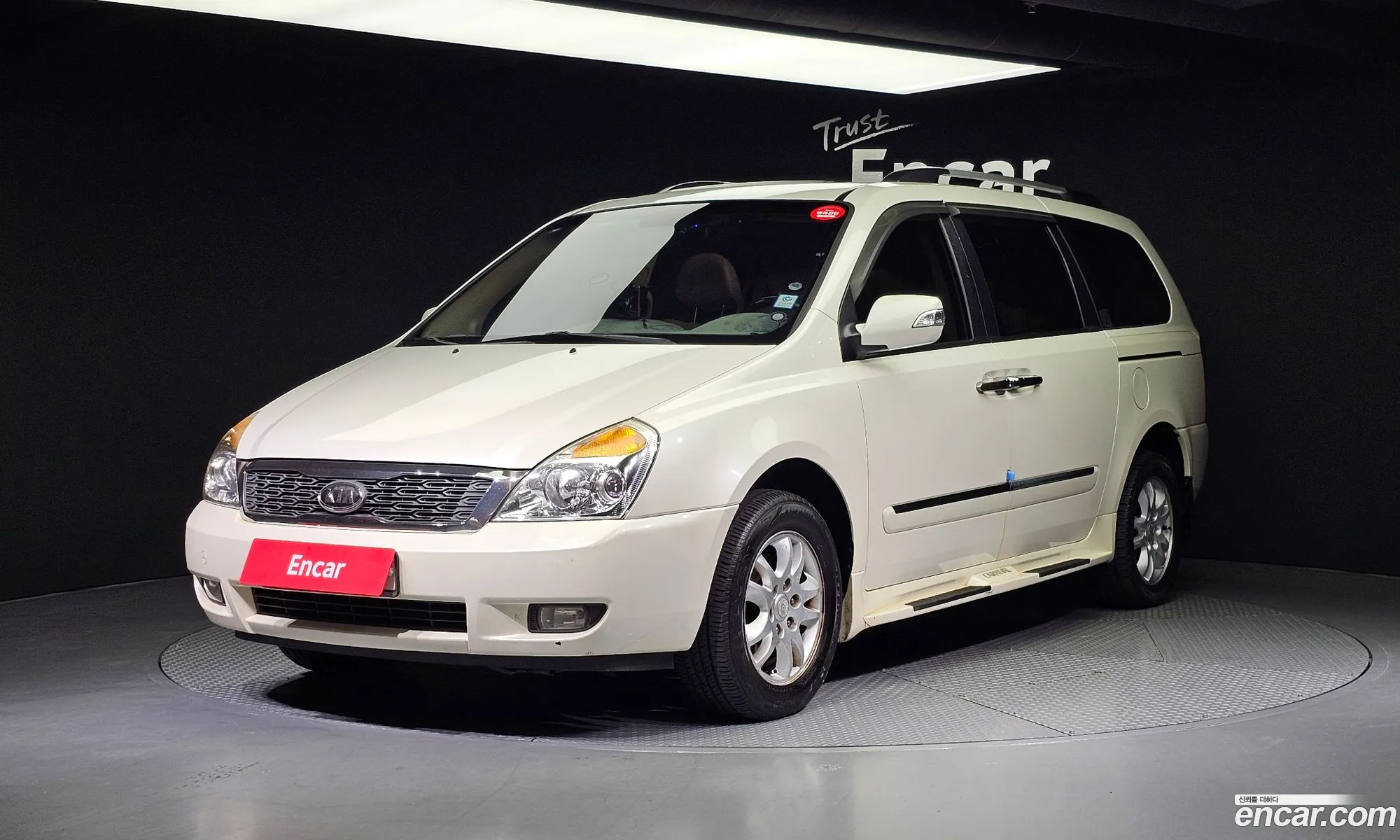 Kia Carnival R Grand Carnival Lpi Glx Basic Model - фотография 13958096