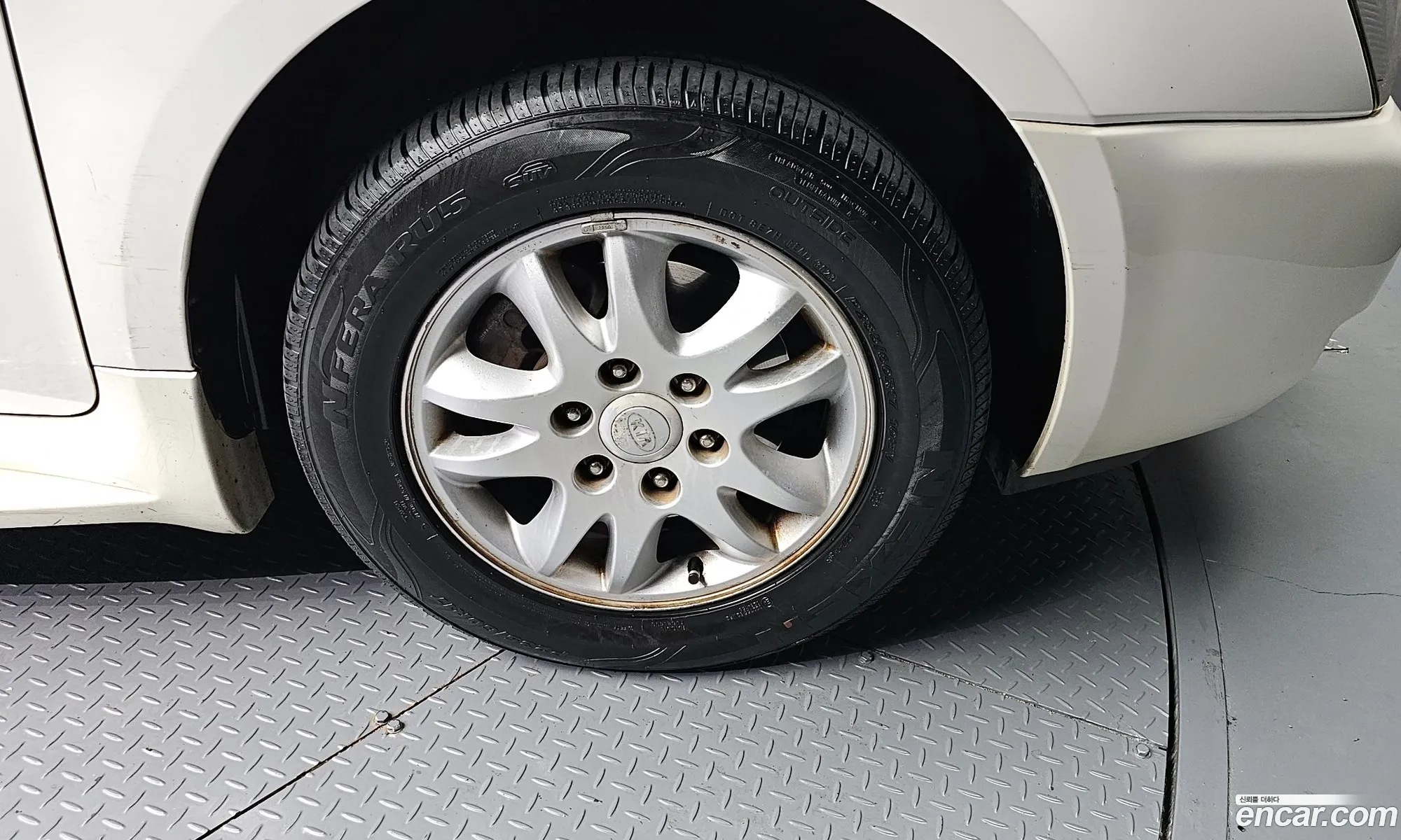 Kia Carnival R Grand Carnival Lpi Glx Basic Model - фотография 13958100