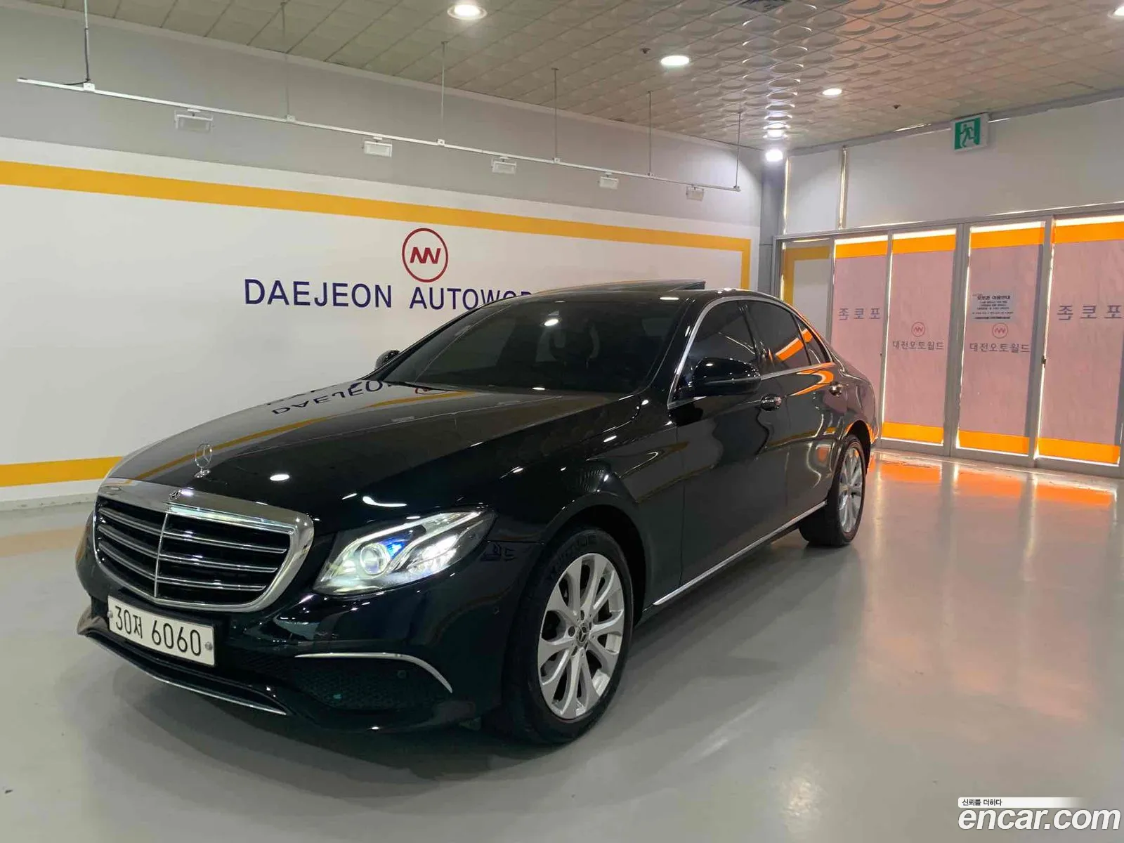 Benz E-Class W213 E220D 4Matic Exclusive - фотография 12521434