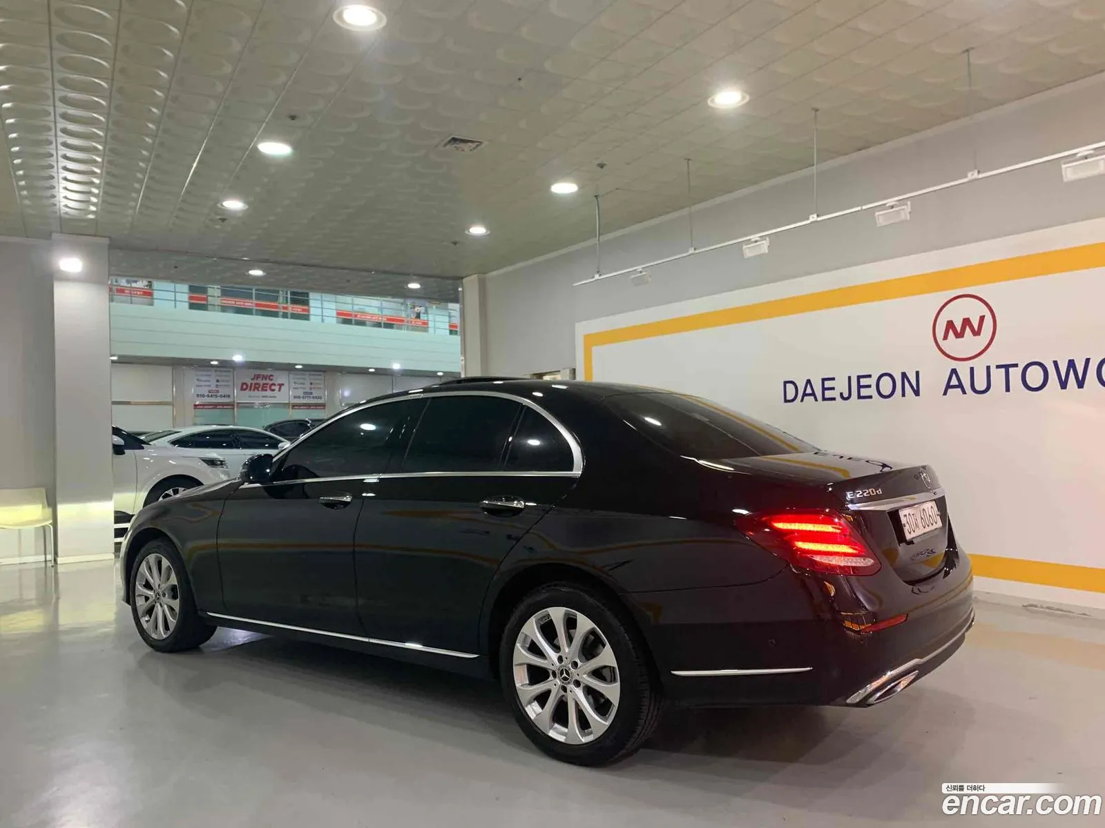 Benz E-Class W213 E220D 4Matic Exclusive - фотография 12521435