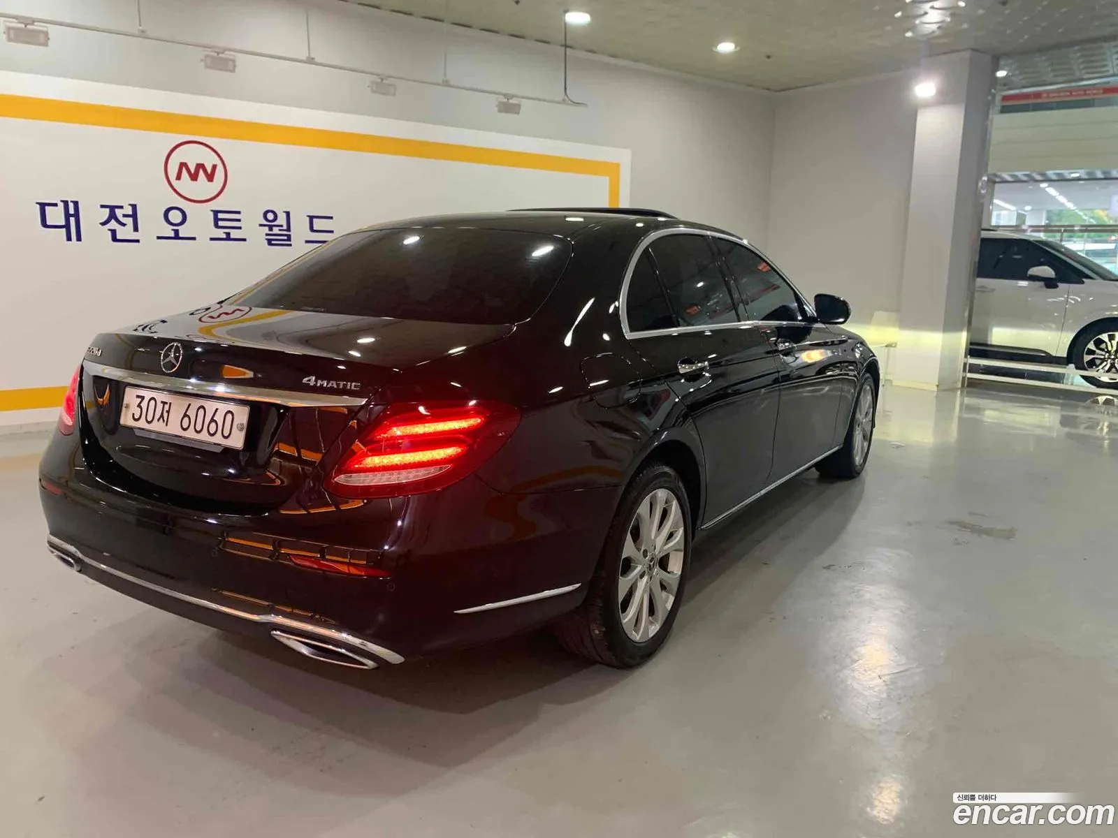 Benz E-Class W213 E220D 4Matic Exclusive - фотография 12521437