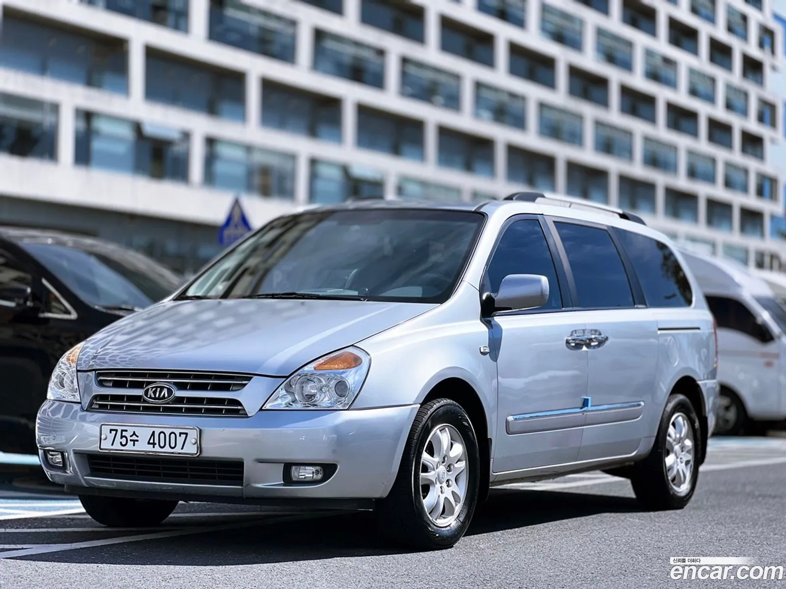 Kia Grand Carnival Lpi Glx Basic Model - фотография 12521408