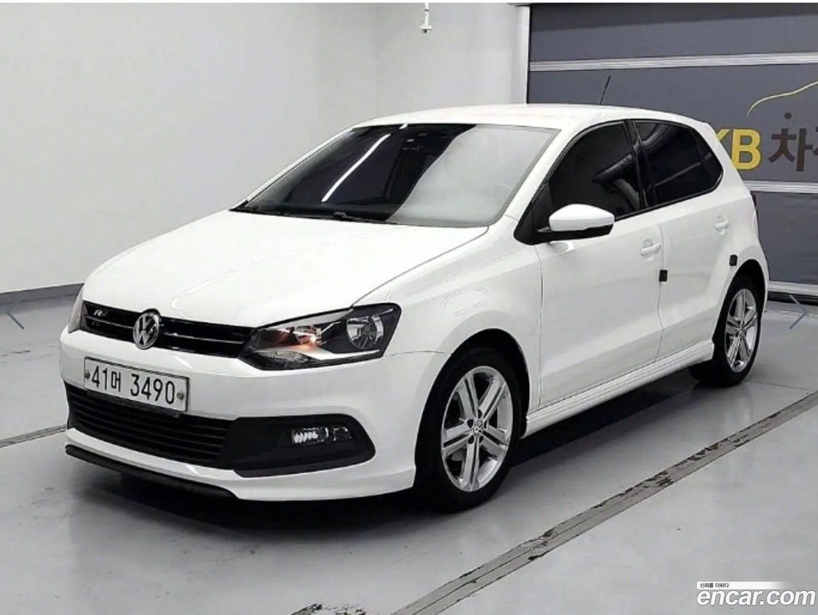 Volkswagen Polo 16 Tdi R-Line 5Th Generation - фотография 12401349