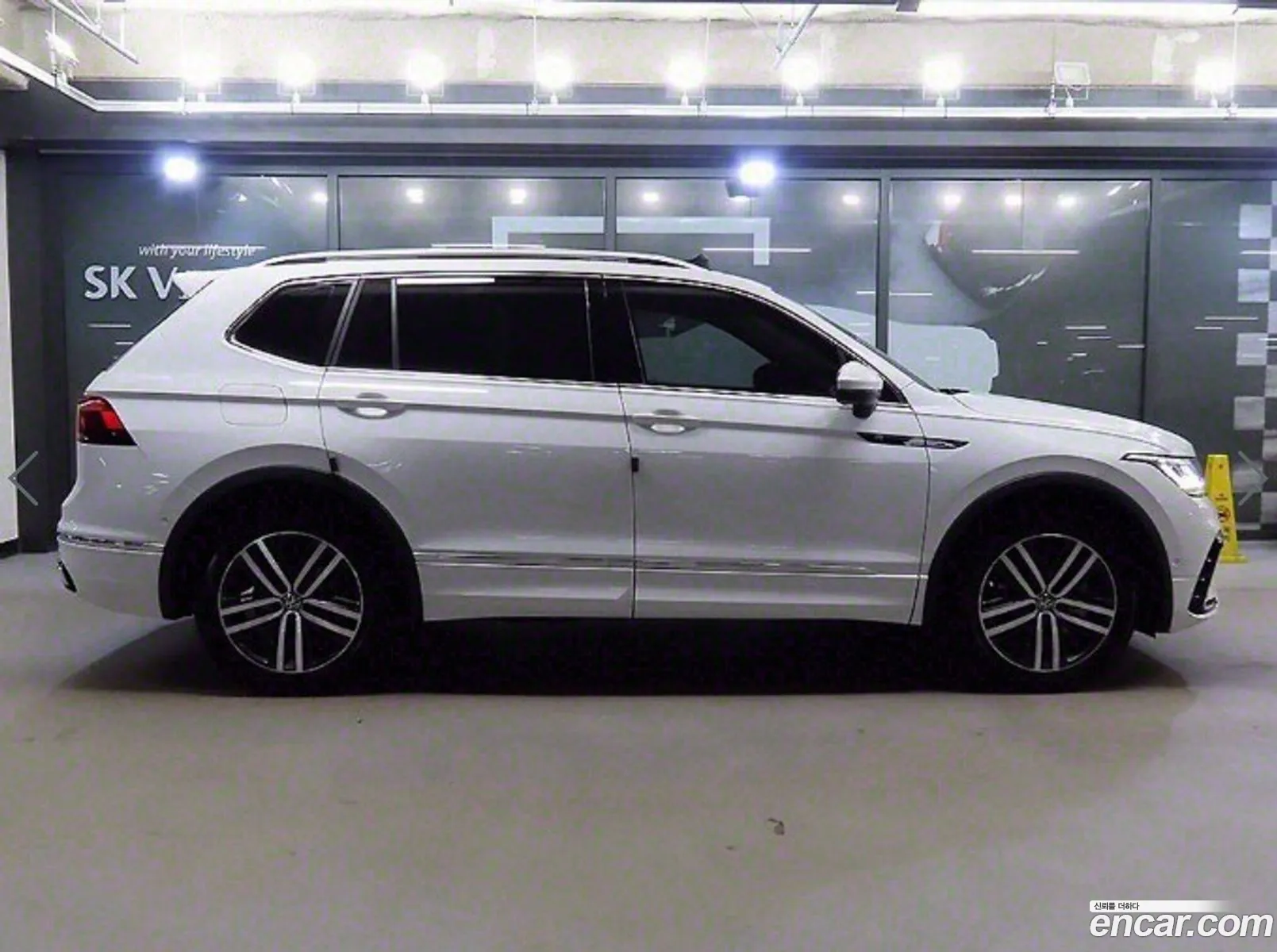 Volkswagen Tiguan Allspace 20 Tsi R-Line - фотография 12401355