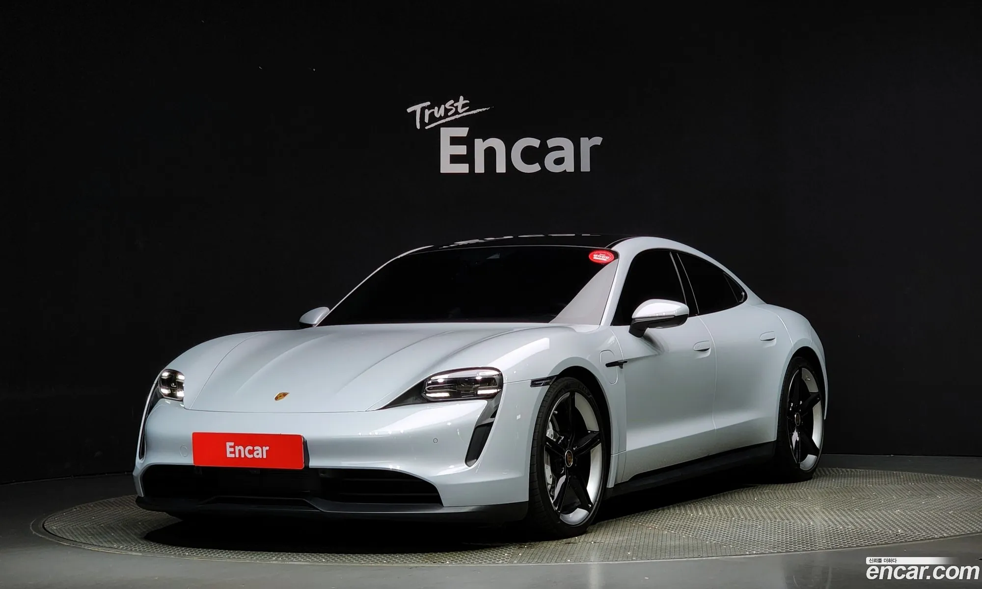 Porsche Taycan Base - фотография 8040271