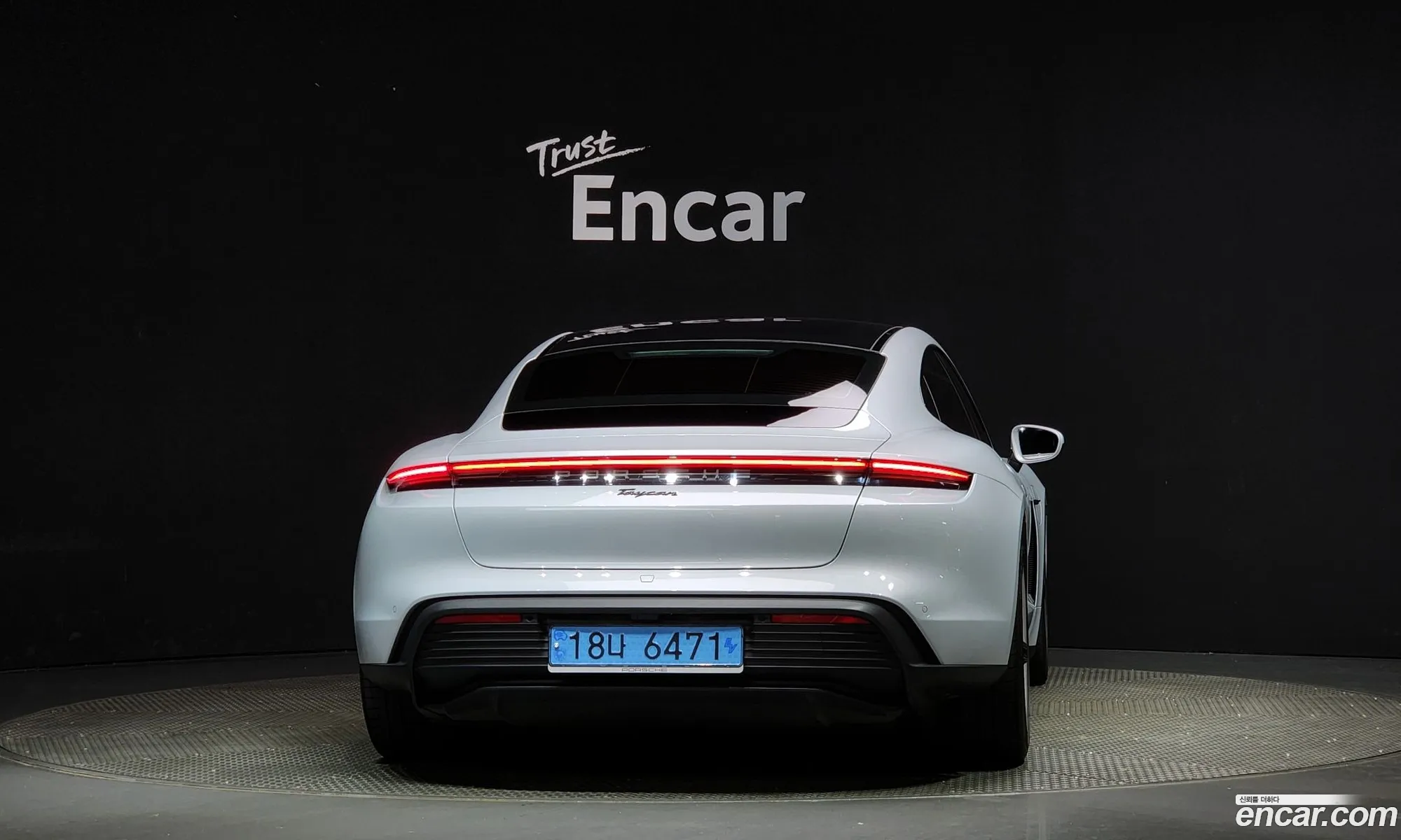 Porsche Taycan Base - фотография 8040274