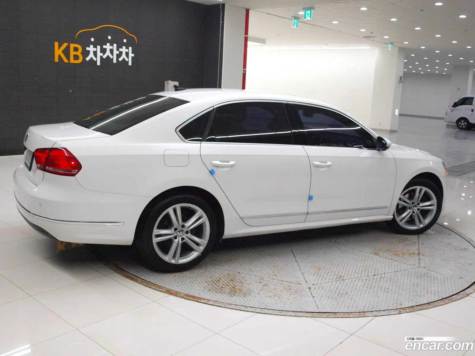 Volkswagen The New Passat 25 B7 - фотография 12393015