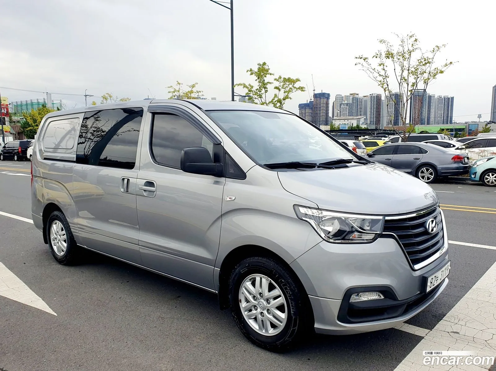 Hyundai The New Grand Starex Van 5-Seater Smart - фотография 14129438