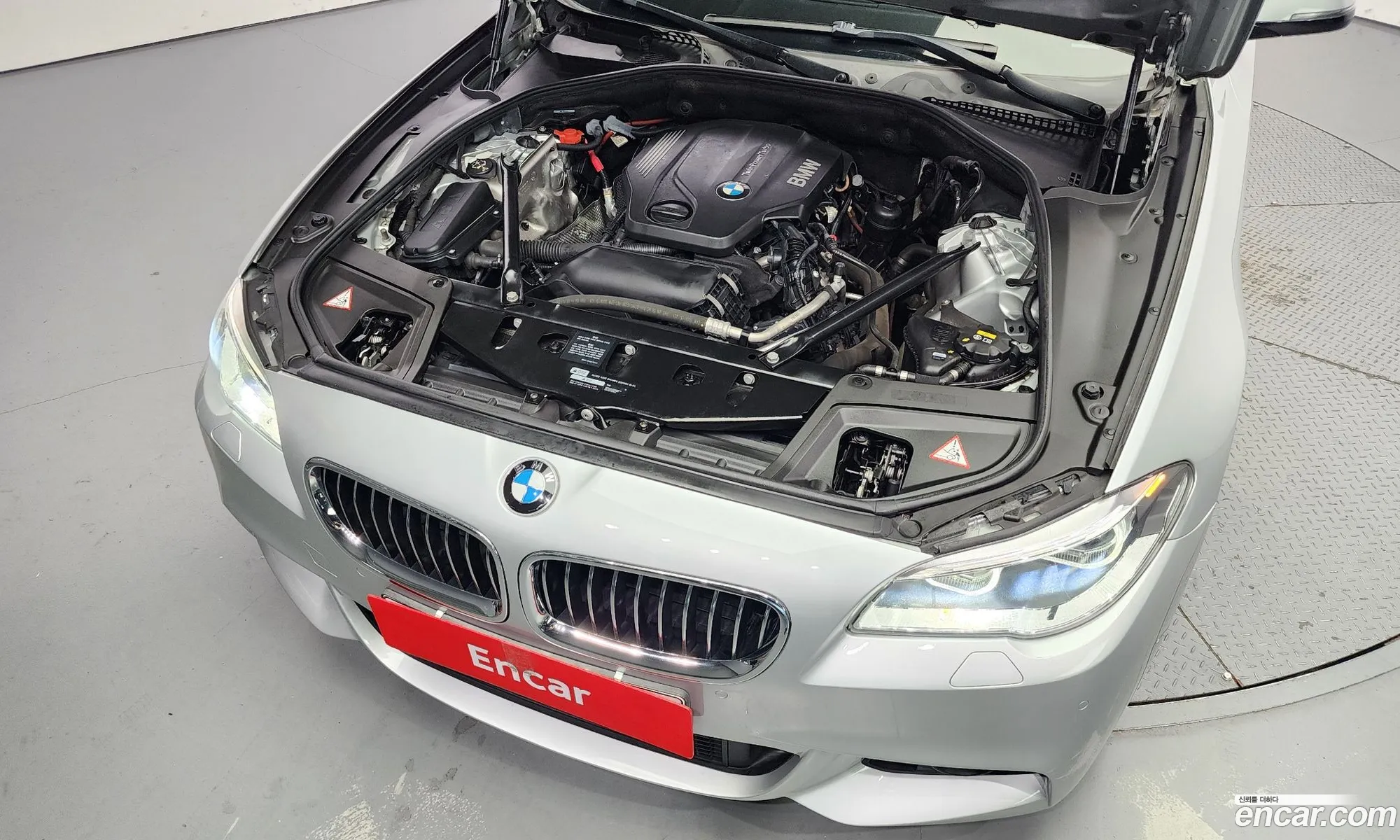BMW 5 Series F10 520D xDrive M Aerodynamics - фотография 13496446