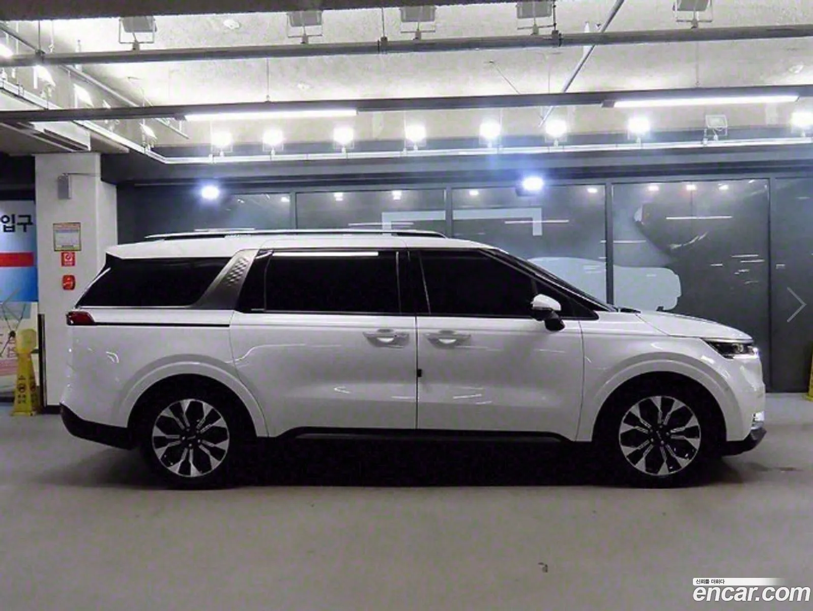 Kia Carnival 4Th Generation 9-Seater Signature - фотография 12497199