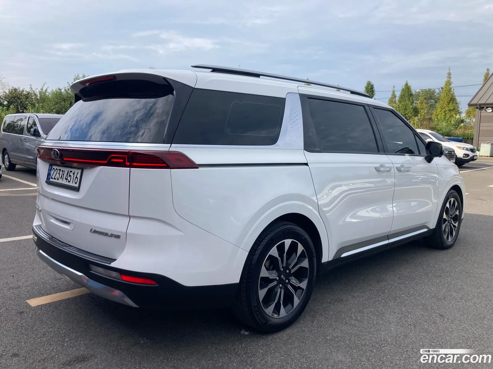 Kia Carnival 4Th Generation 7-Seater Signature - фотография 13173650