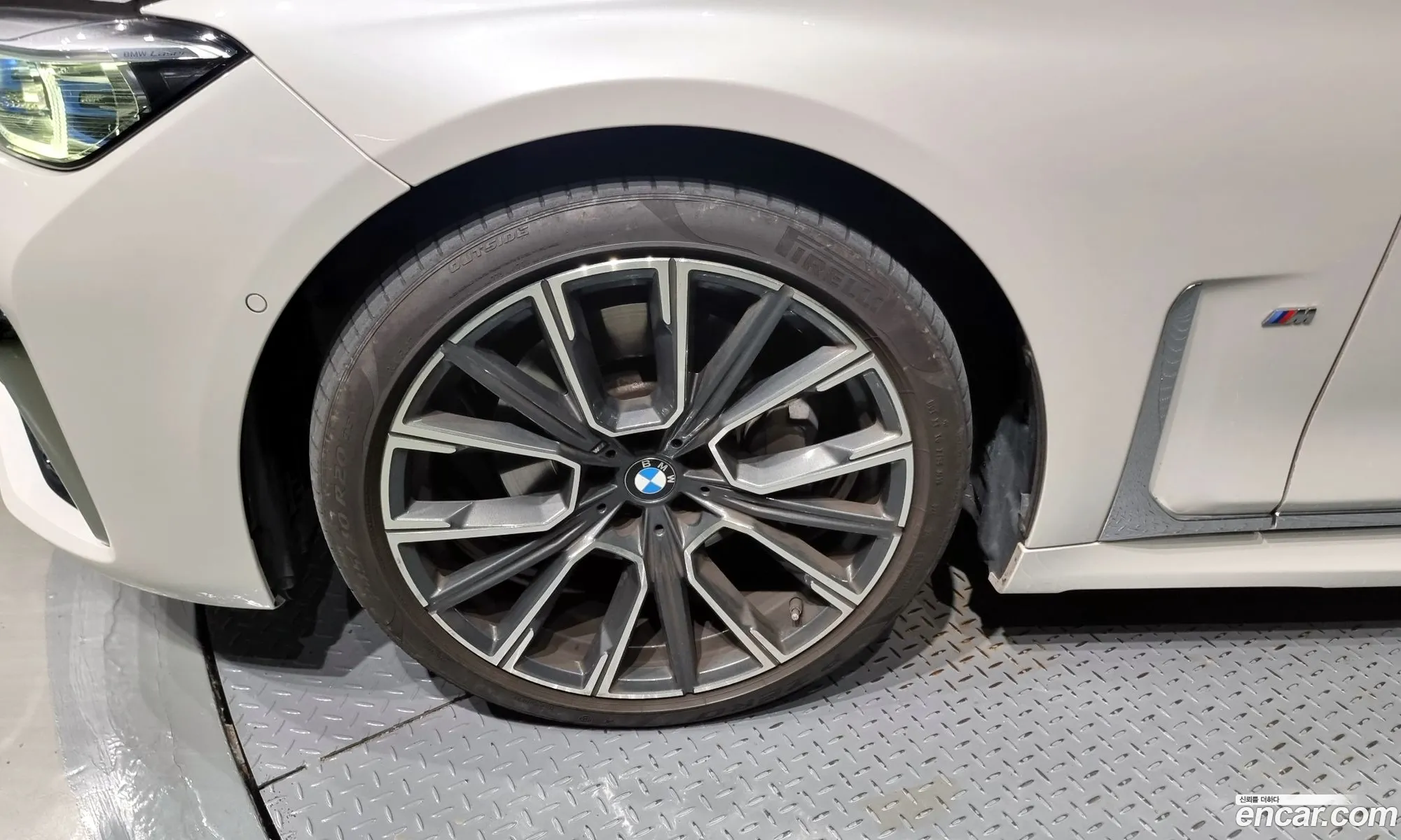 BMW 7 Series G11 730D xDrive M Sports - фотография 13496409