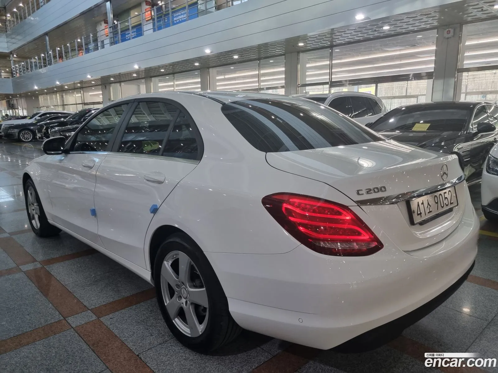 Mercedes C-Class W205 C200 - фотография 12490789