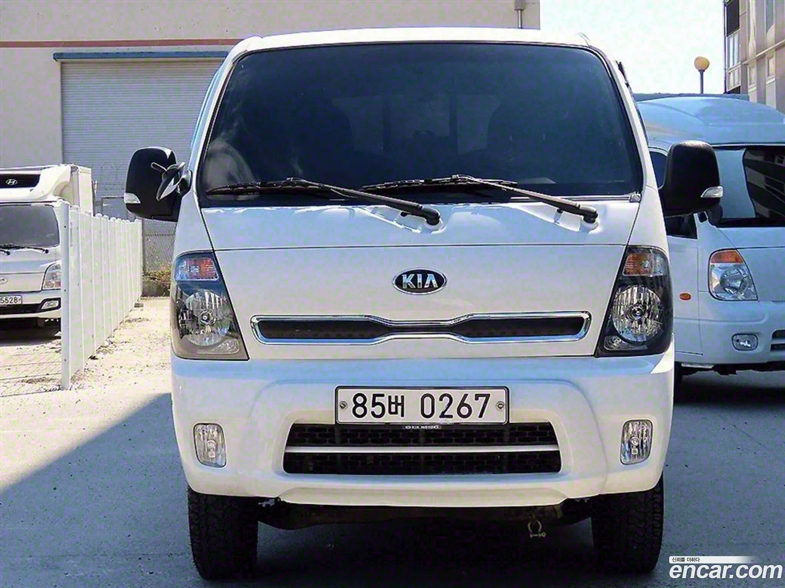 Kia Asia Bongo Iii Cargo Truck 1 Ton 4Wd Double Cab - фотография 13653888