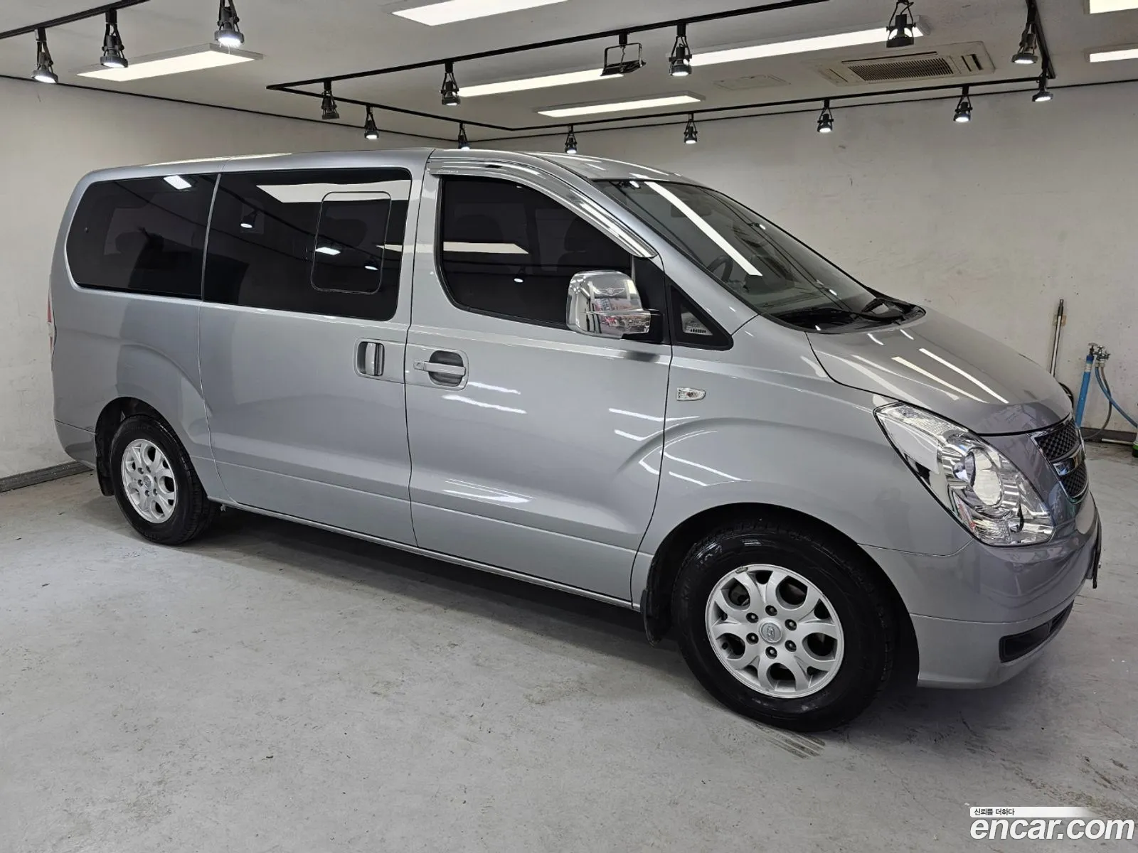 Hyundai Grand Starex 12-Seater Wagon Cvx Deluxe - фотография 12515625