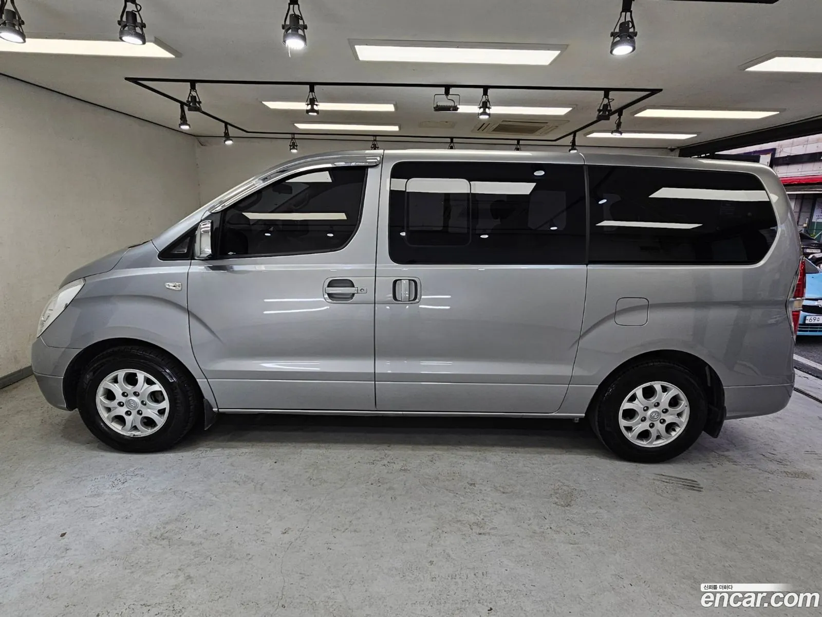 Hyundai Grand Starex 12-Seater Wagon Cvx Deluxe - фотография 12515628