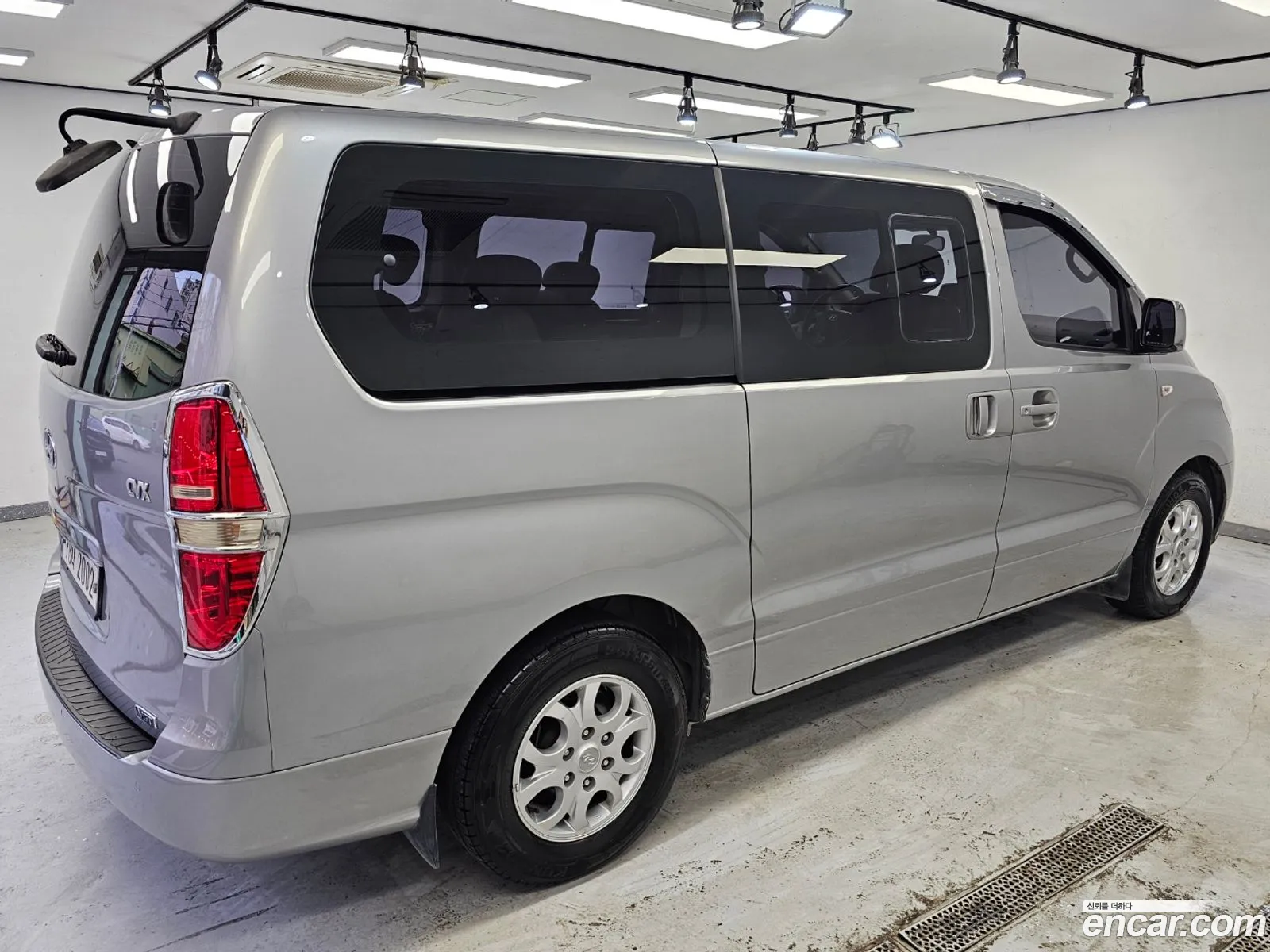 Hyundai Grand Starex 12-Seater Wagon Cvx Deluxe - фотография 12515629