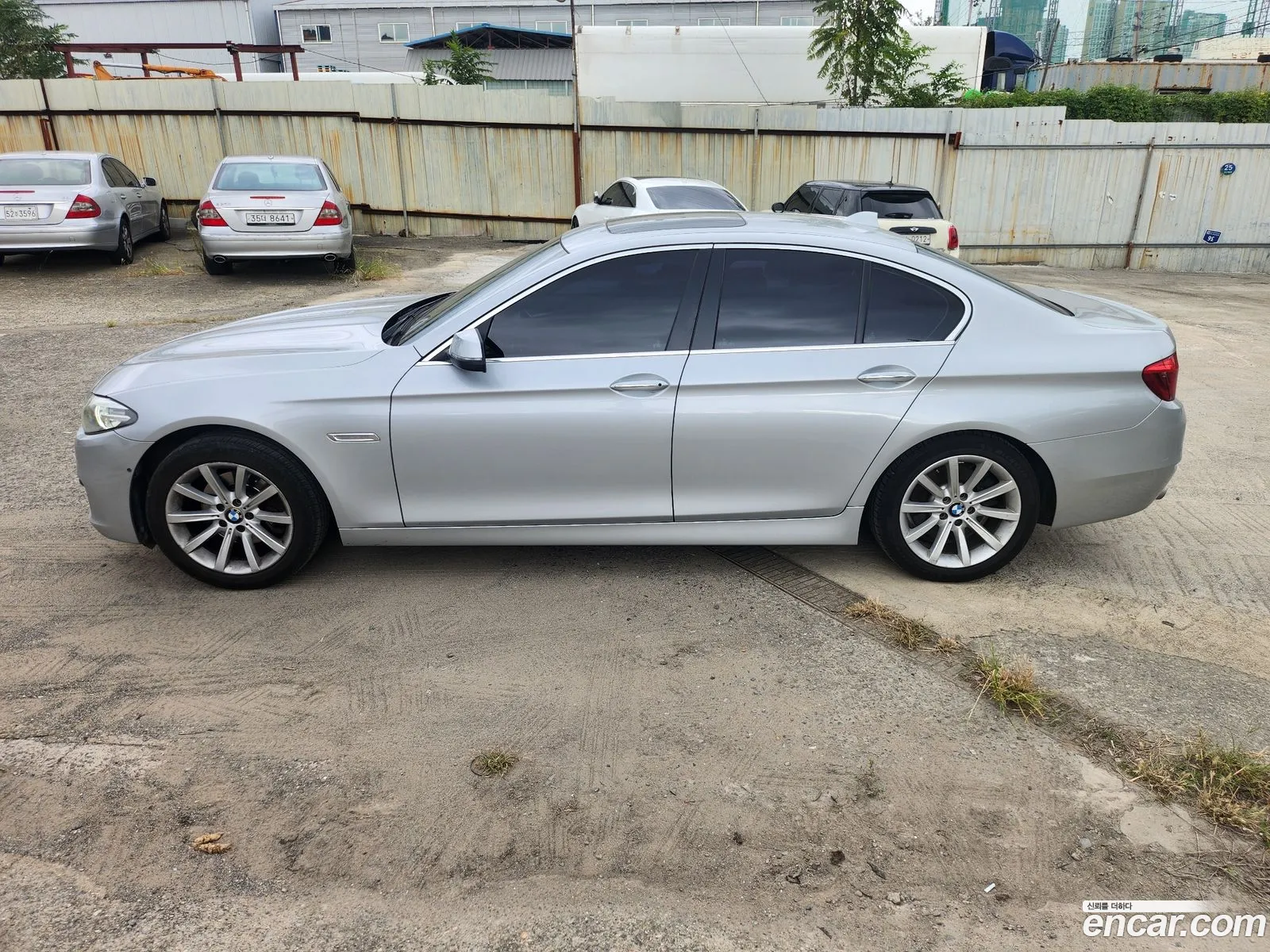 BMW 5 Series F10 528I - фотография 13165502