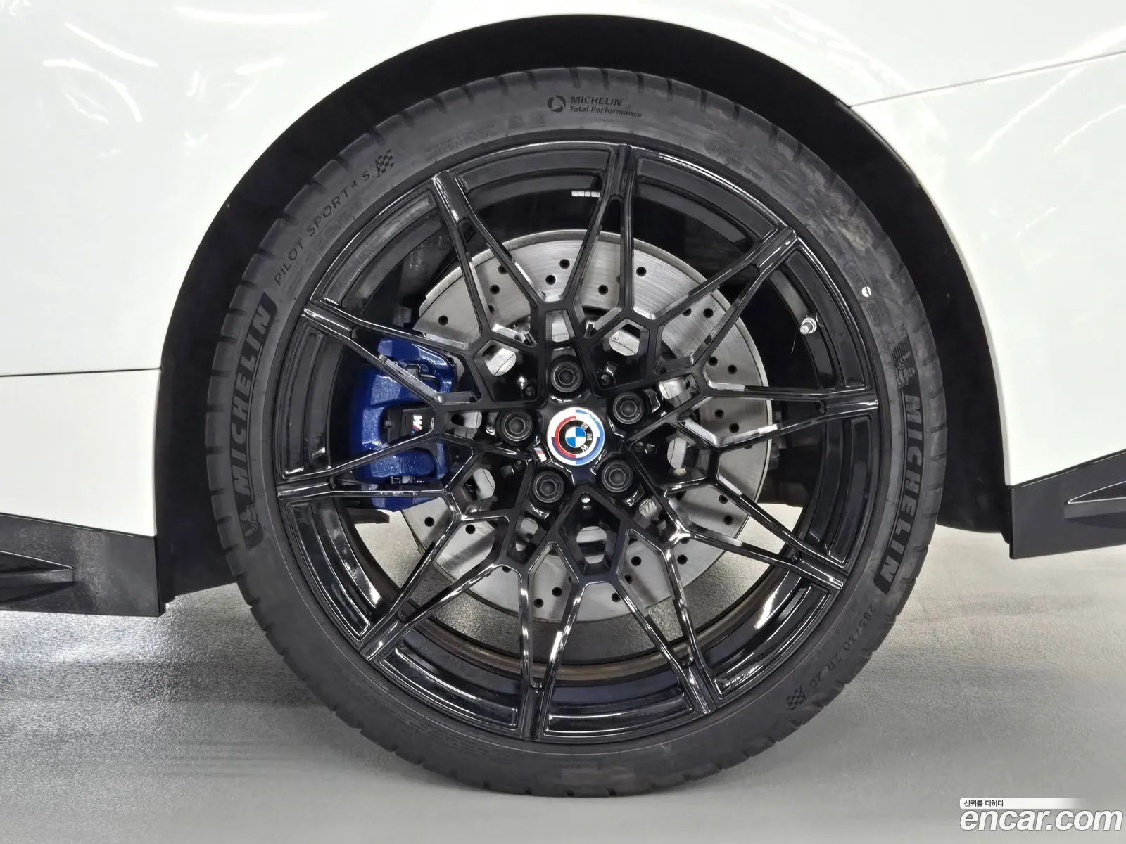 BMW M4 G82 M4 Competition M xDrive - фотография 13165494