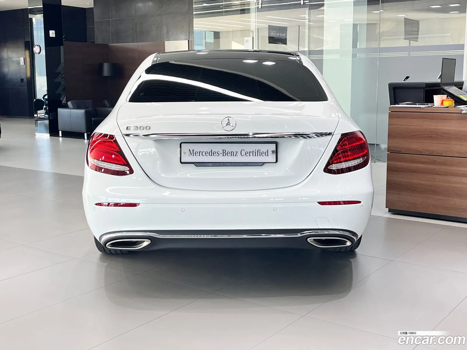 Mercedes E-Class W213 E300 Avantgarde - фотография 12462382