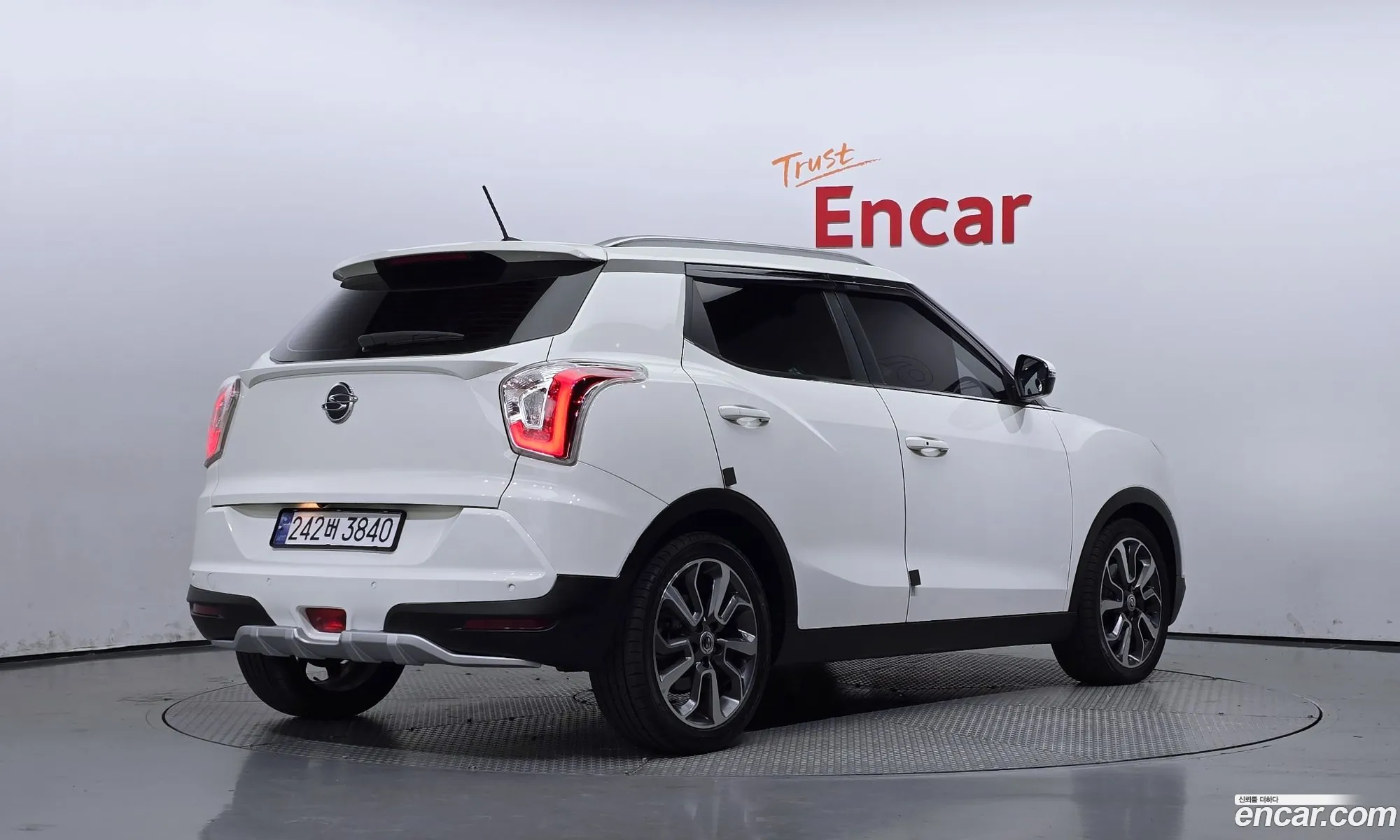 Kg Mobility Ssangyong Tivoli Diesel Lx 2Wd - фотография 6955235