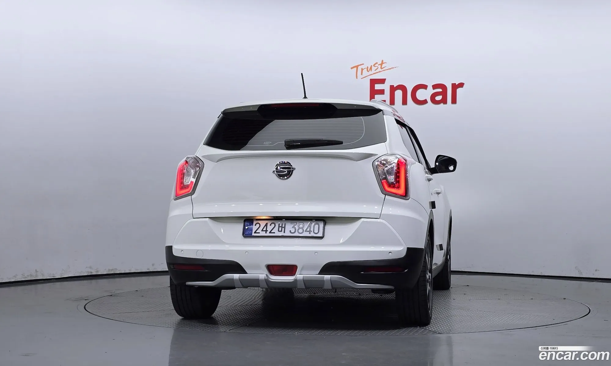 Kg Mobility Ssangyong Tivoli Diesel Lx 2Wd - фотография 6955237