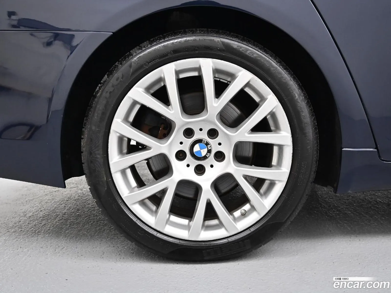 BMW 7 Series F01 740Li - фотография 1101724