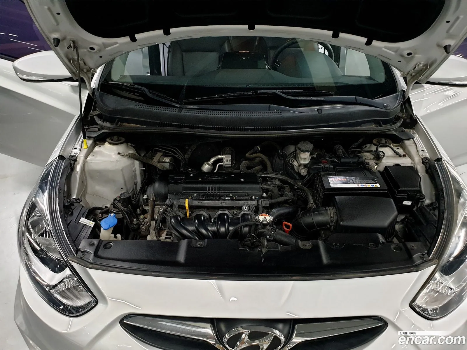 Hyundai Accent New Model 14 Vvt Premier - фотография 12511541