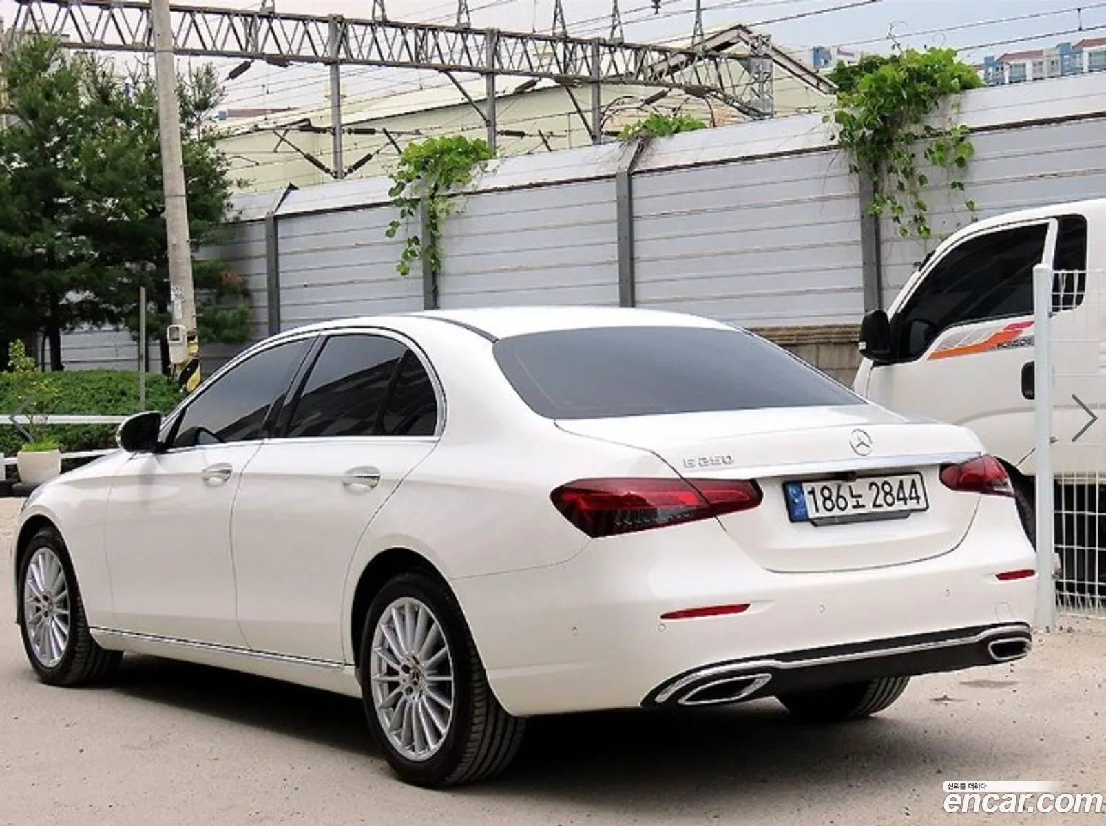 Mercedes E-Class W213 E250 Exclusive - фотография 13580946