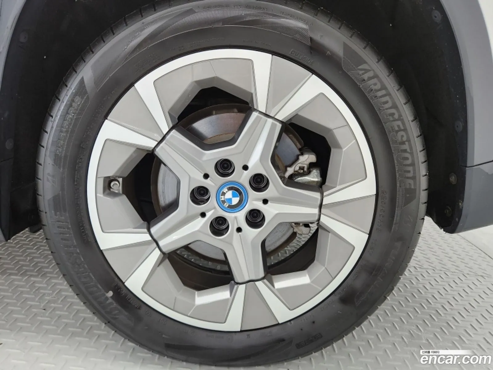 BMW Ix1 U11 xDrive 30 Xline - фотография 1133248