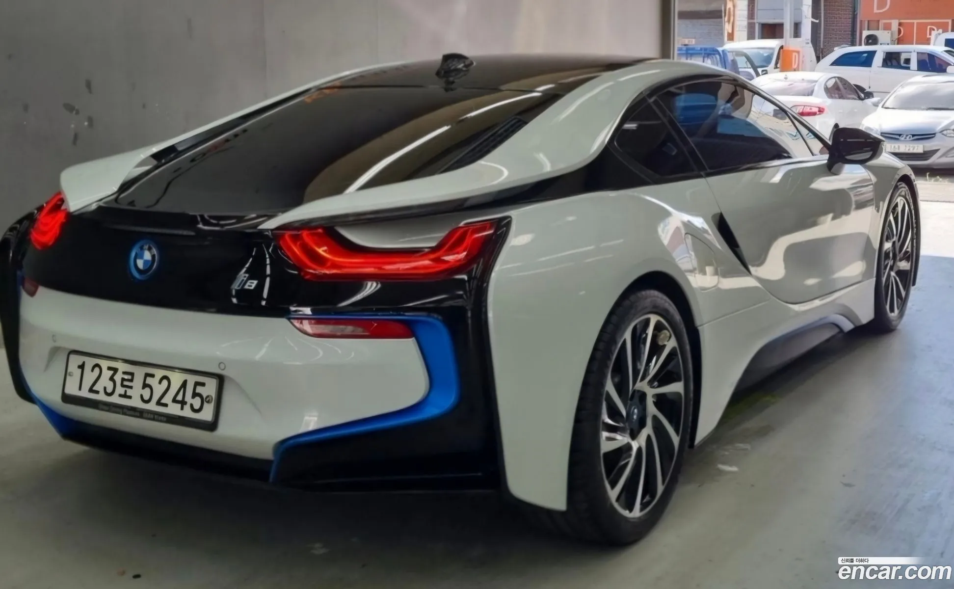 BMW I8 Roadster - фотография 1181418