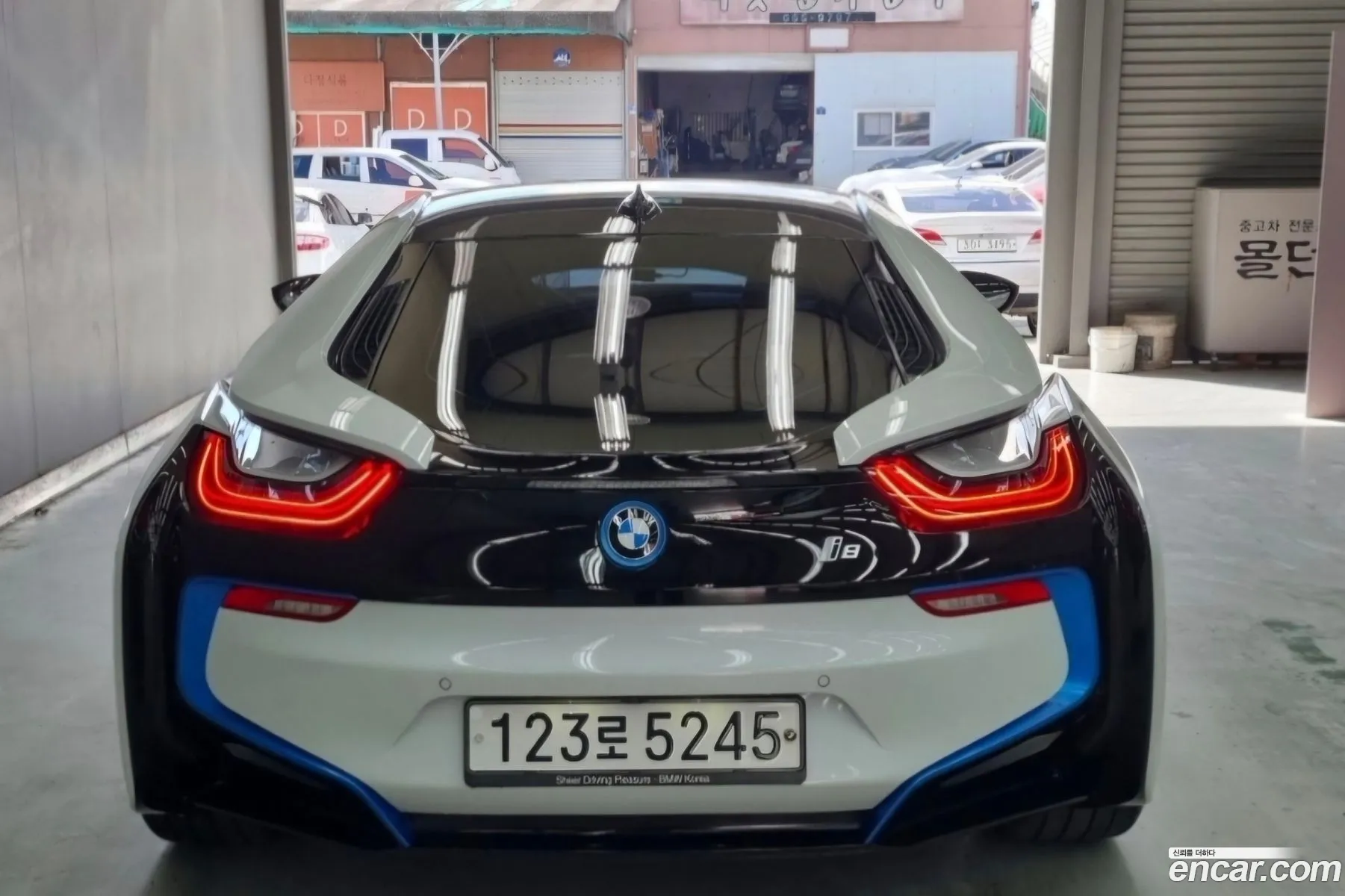 BMW I8 Roadster - фотография 1181419