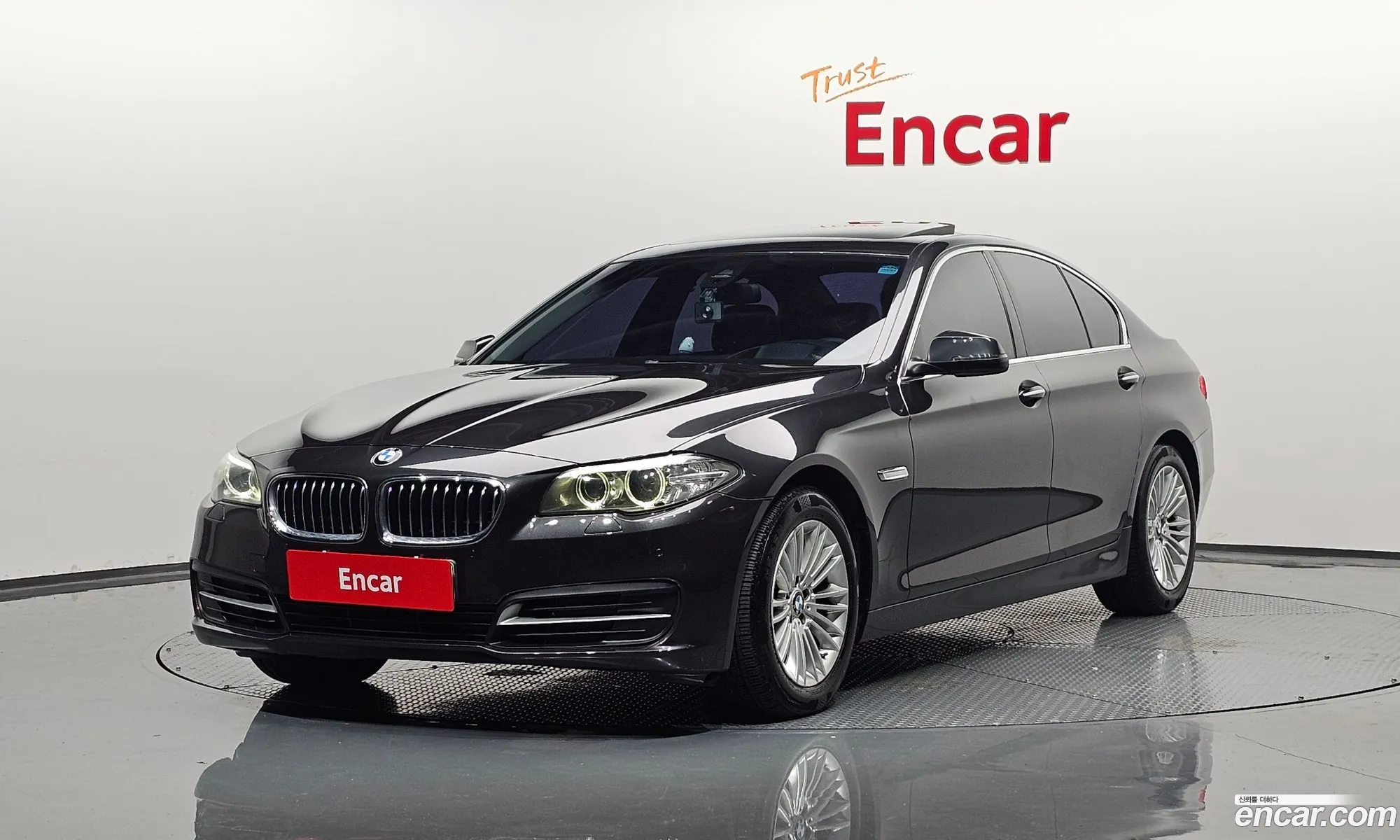 BMW 5 Series F10 520D xDrive - фотография 13795779