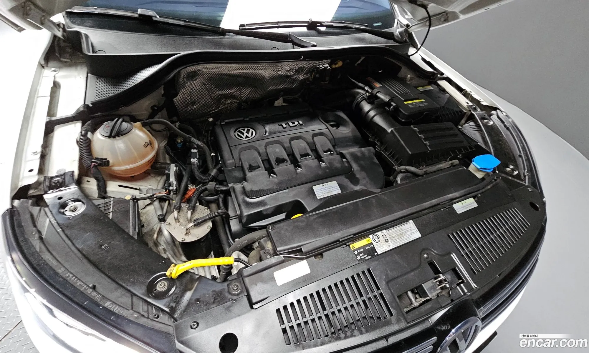Volkswagen New Tiguan 20 Tdi Premium 5N - фотография 12293510