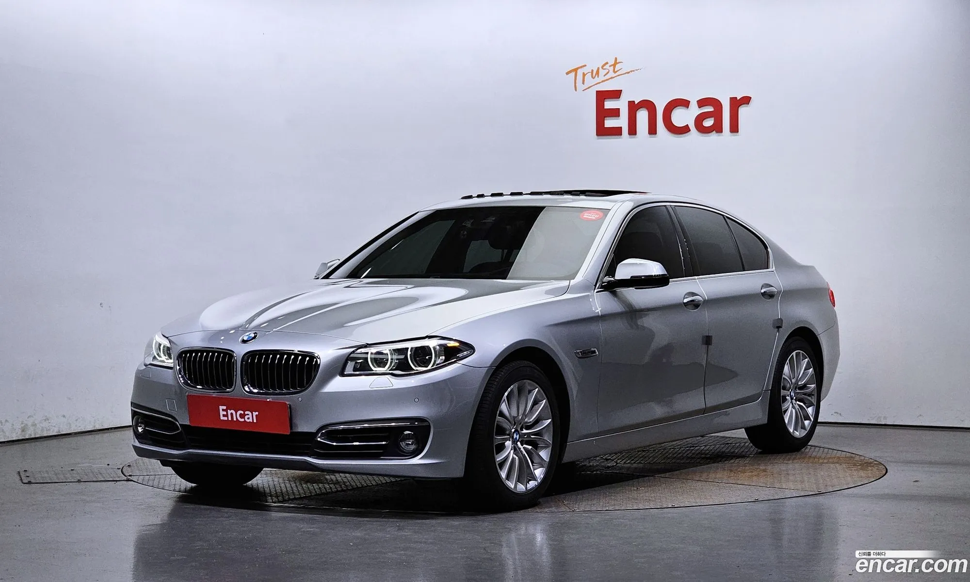 BMW 5 Series F10 520D xDrive Luxury - фотография 13968289