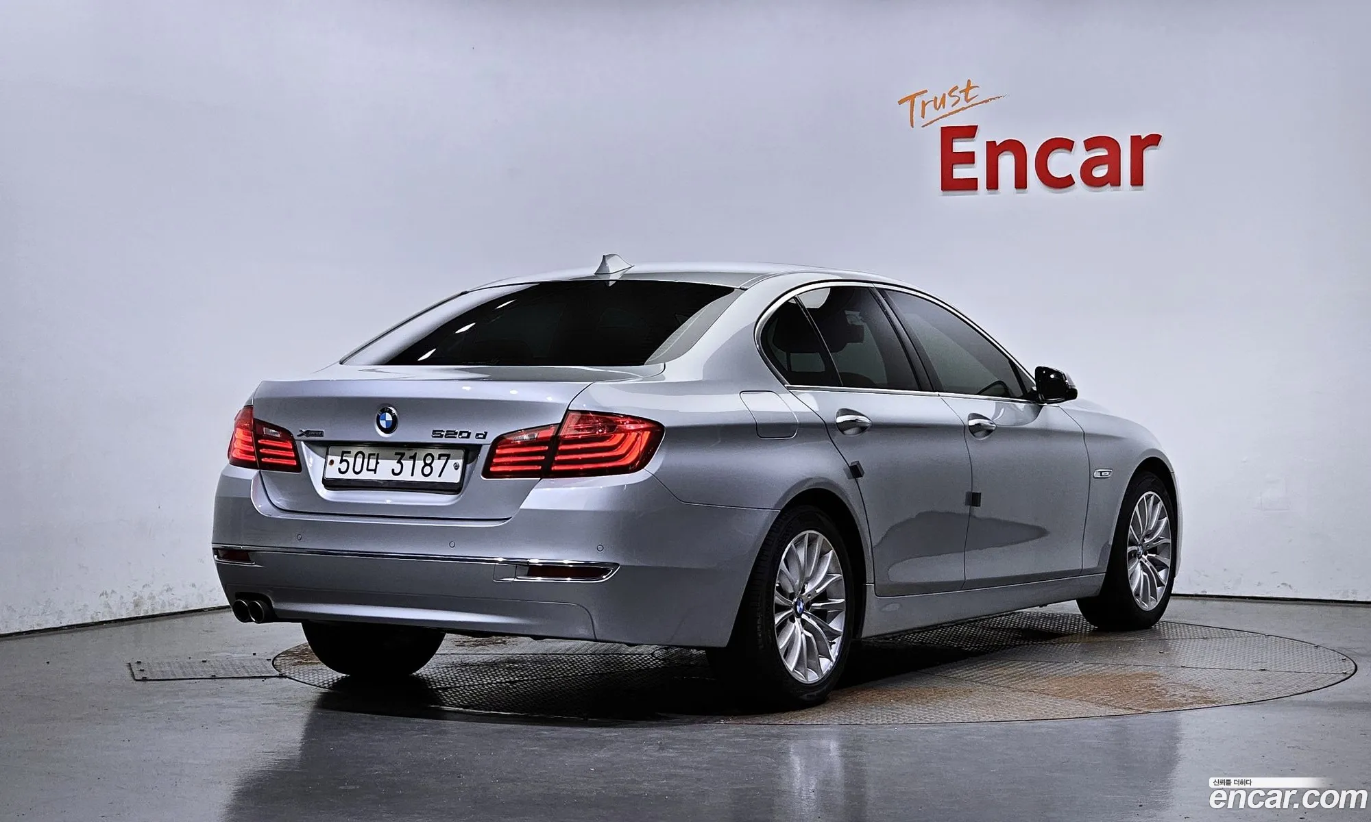 BMW 5 Series F10 520D xDrive Luxury - фотография 13968290